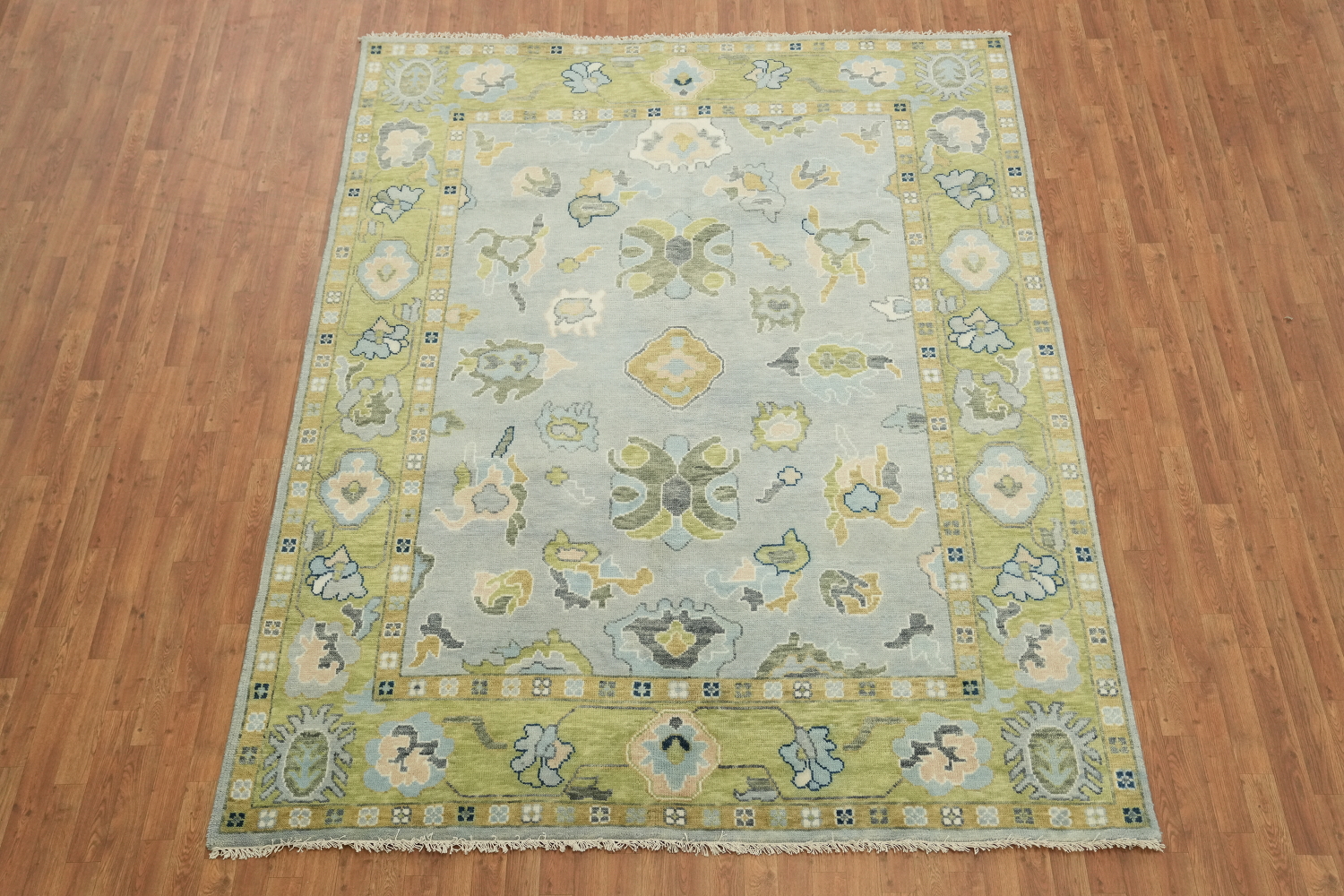 Traditional Handcrafted Rug with Floral Designs 8x10