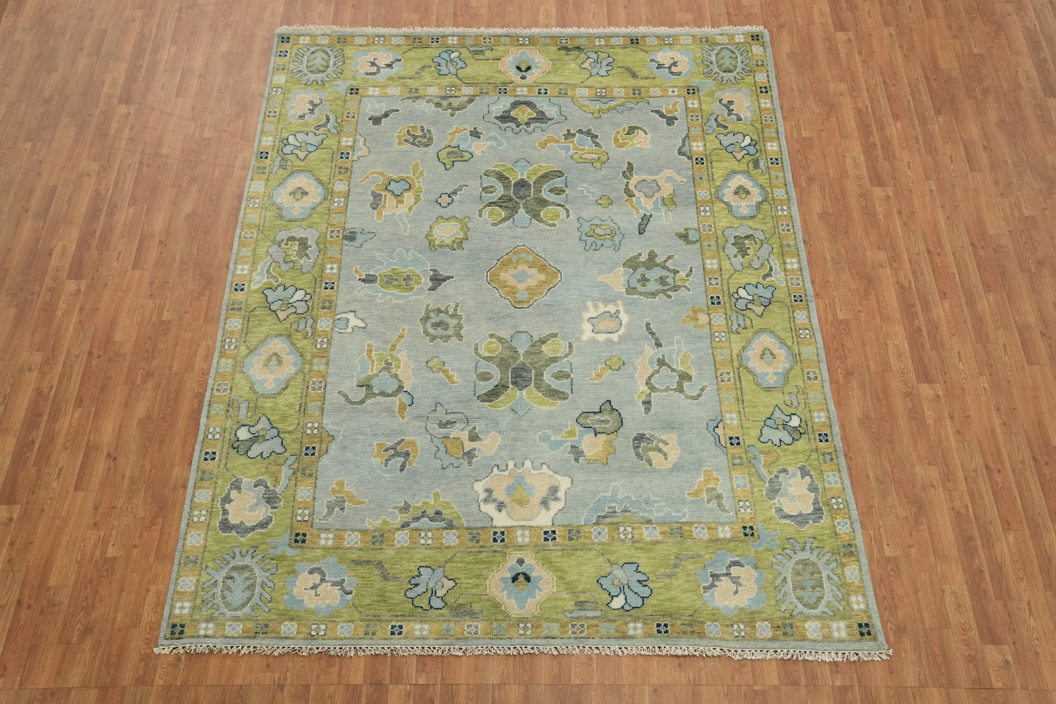 Traditional Handcrafted Rug with Floral Designs 8x10