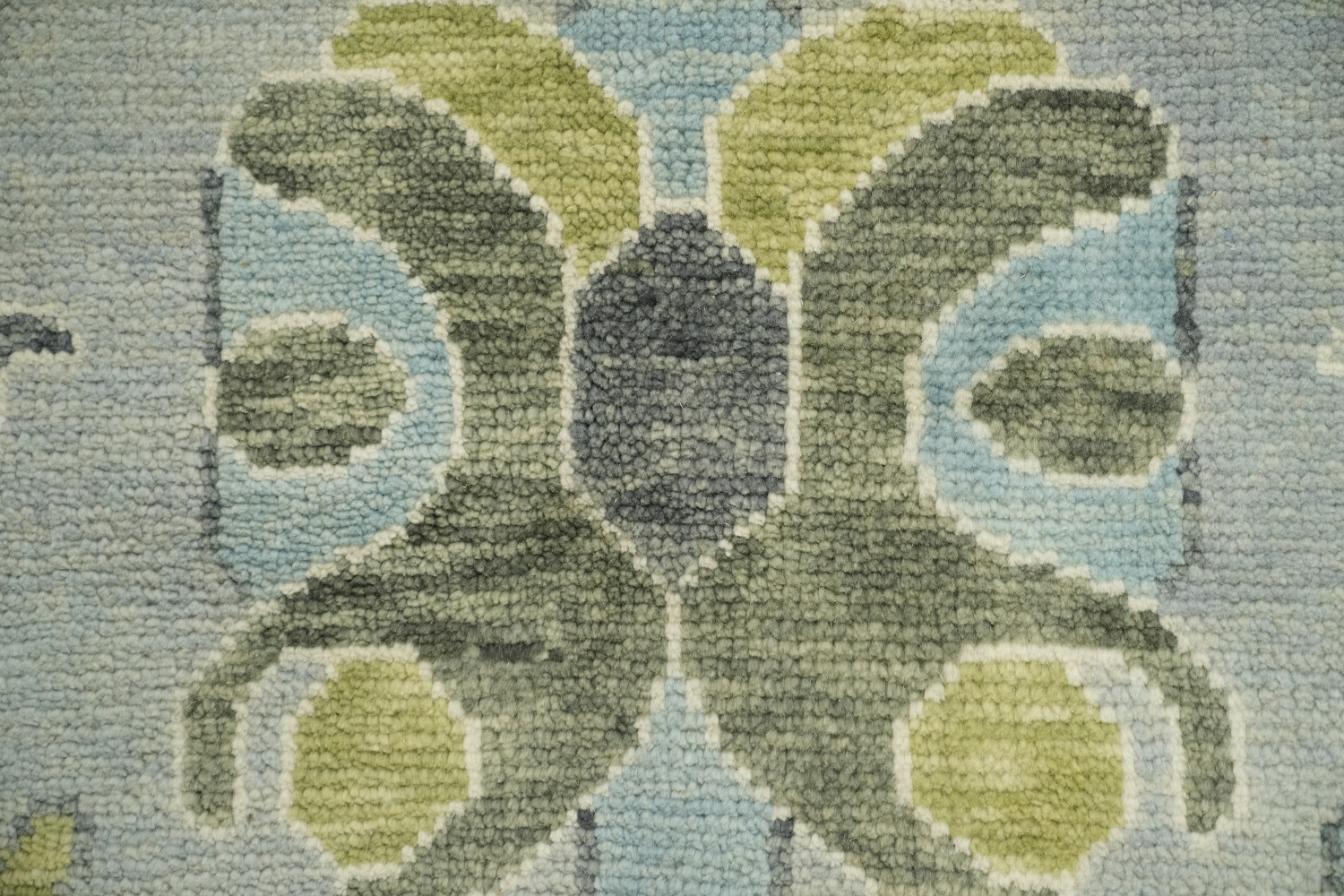 Traditional Handcrafted Rug with Floral Designs 8x10