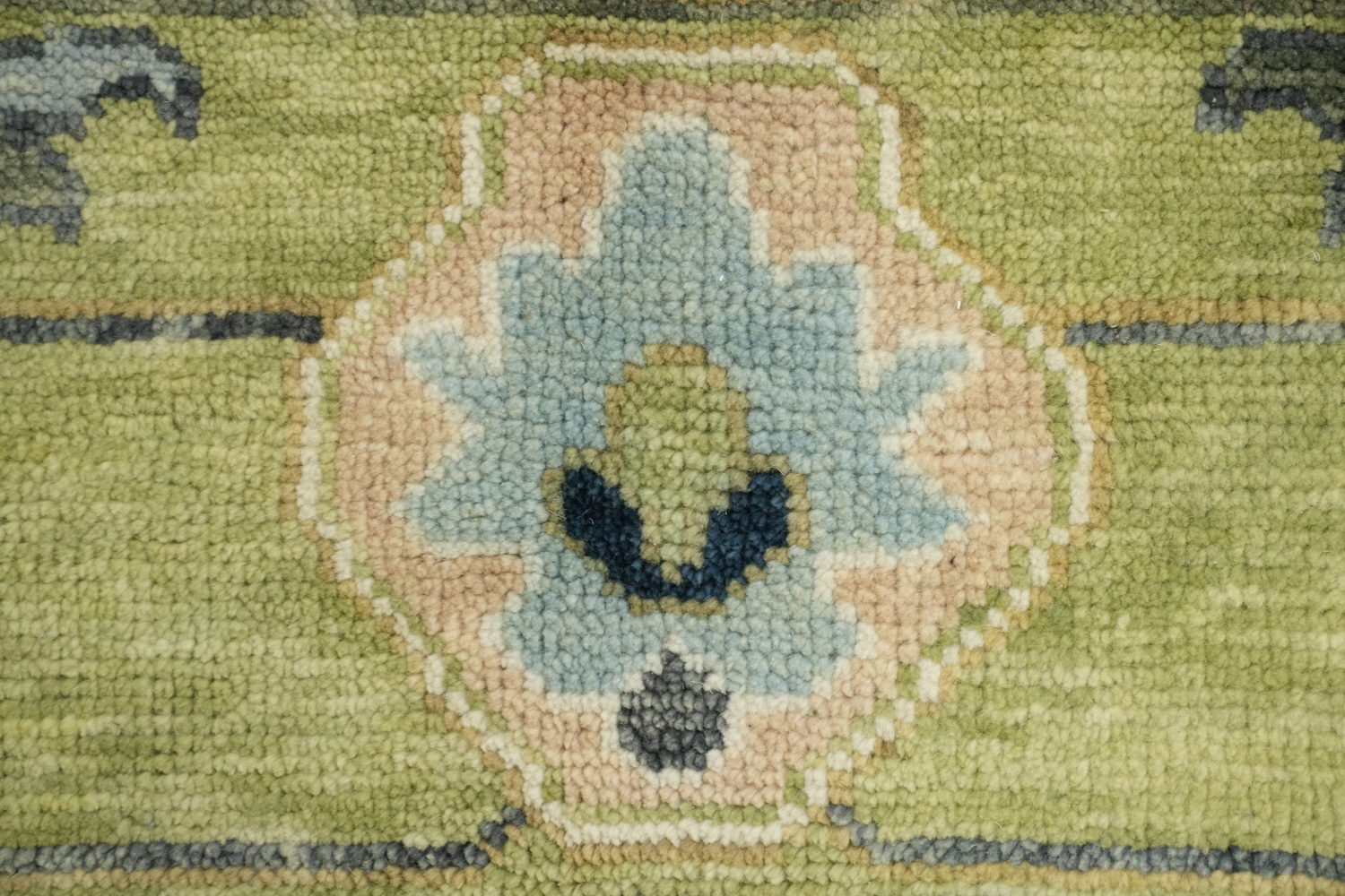 Traditional Handcrafted Rug with Floral Designs 8x10