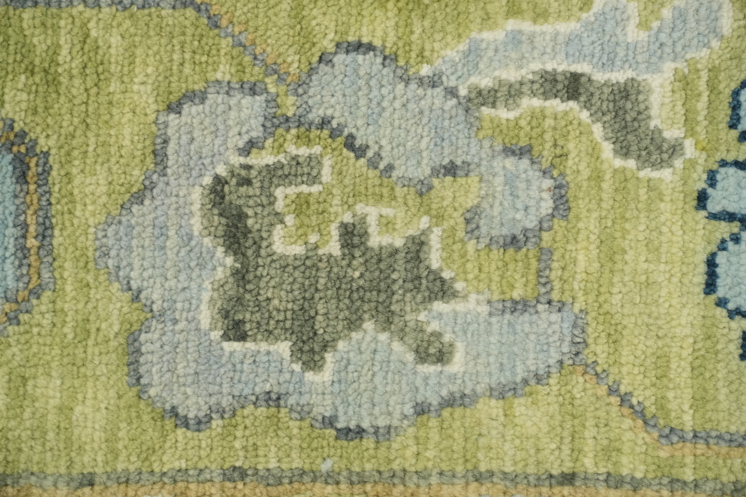 Traditional Handcrafted Rug with Floral Designs 8x10