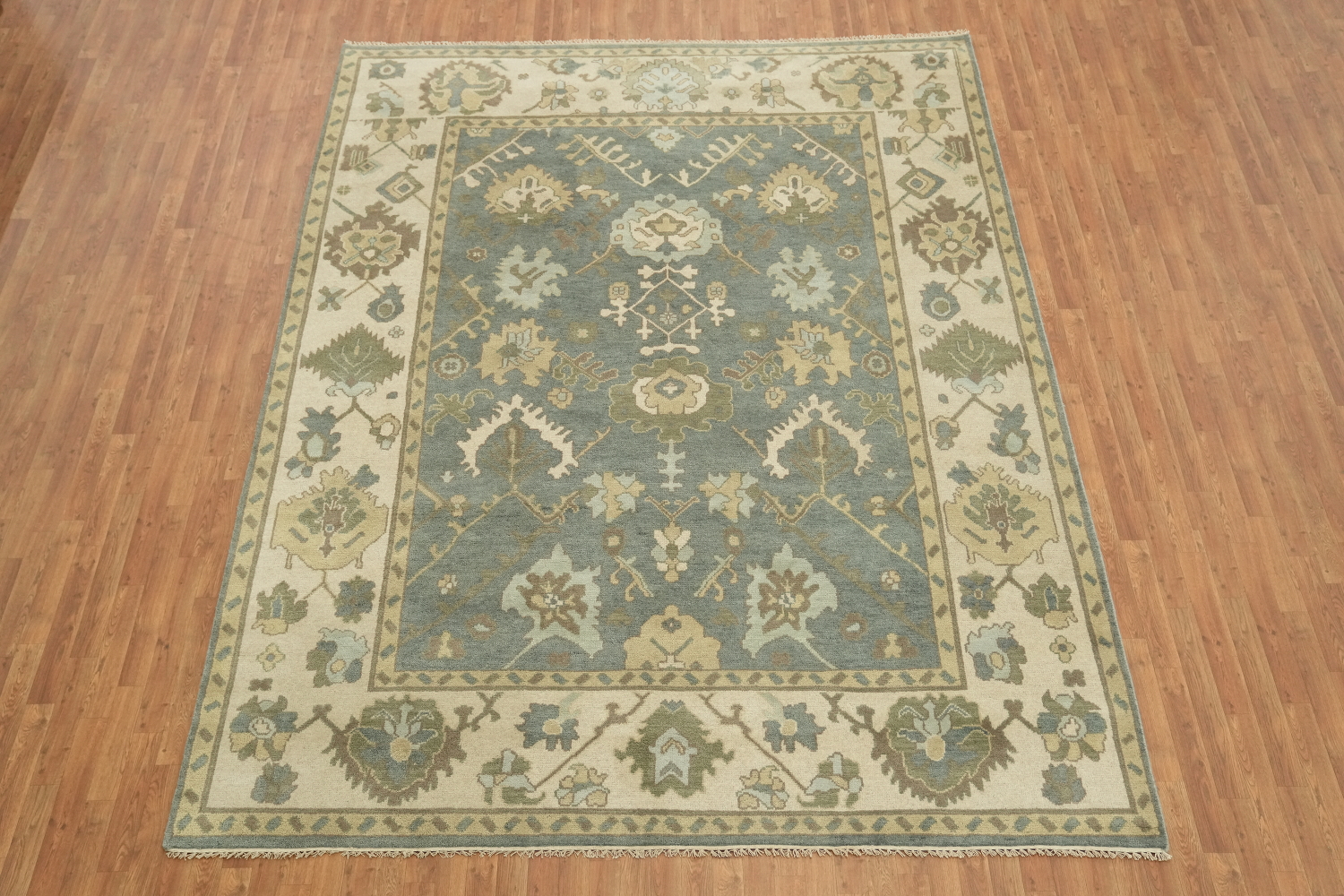 9'x12' Classic Persian-Style Rug with Muted Tones and Intricate Design