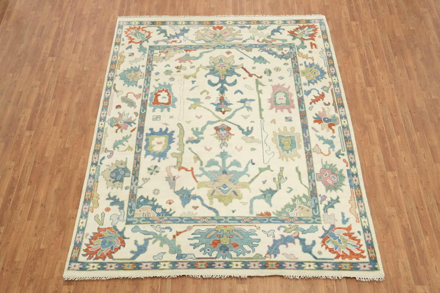 Classic Cream Oushak Rug Featuring Vintage-Inspired Ornate Patterns 8'x10'