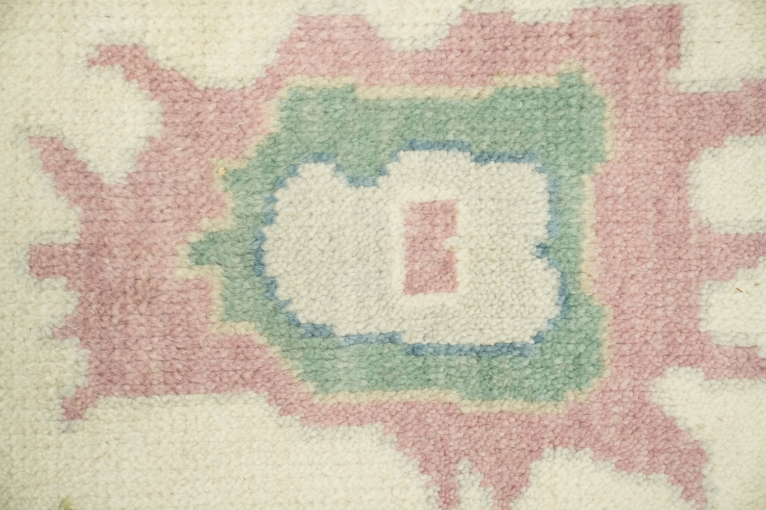 Classic Cream Oushak Rug Featuring Vintage-Inspired Ornate Patterns 8'x10'