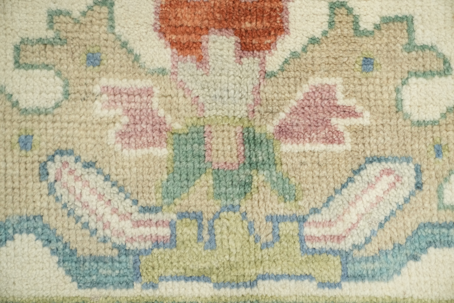 Classic Cream Oushak Rug Featuring Vintage-Inspired Ornate Patterns 8'x10'