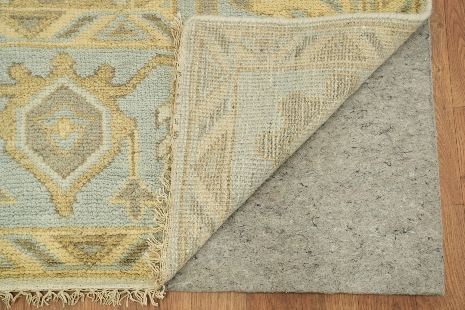 Stylish Neutral Area Rug with Traditional Motifs 9'x12'