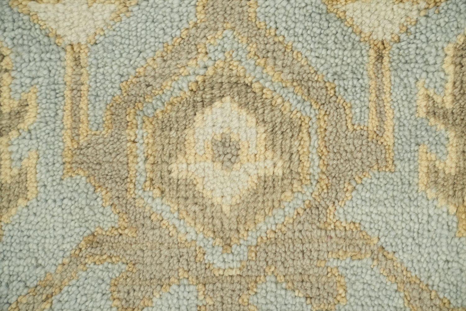 Stylish Neutral Area Rug with Traditional Motifs 9'x12'