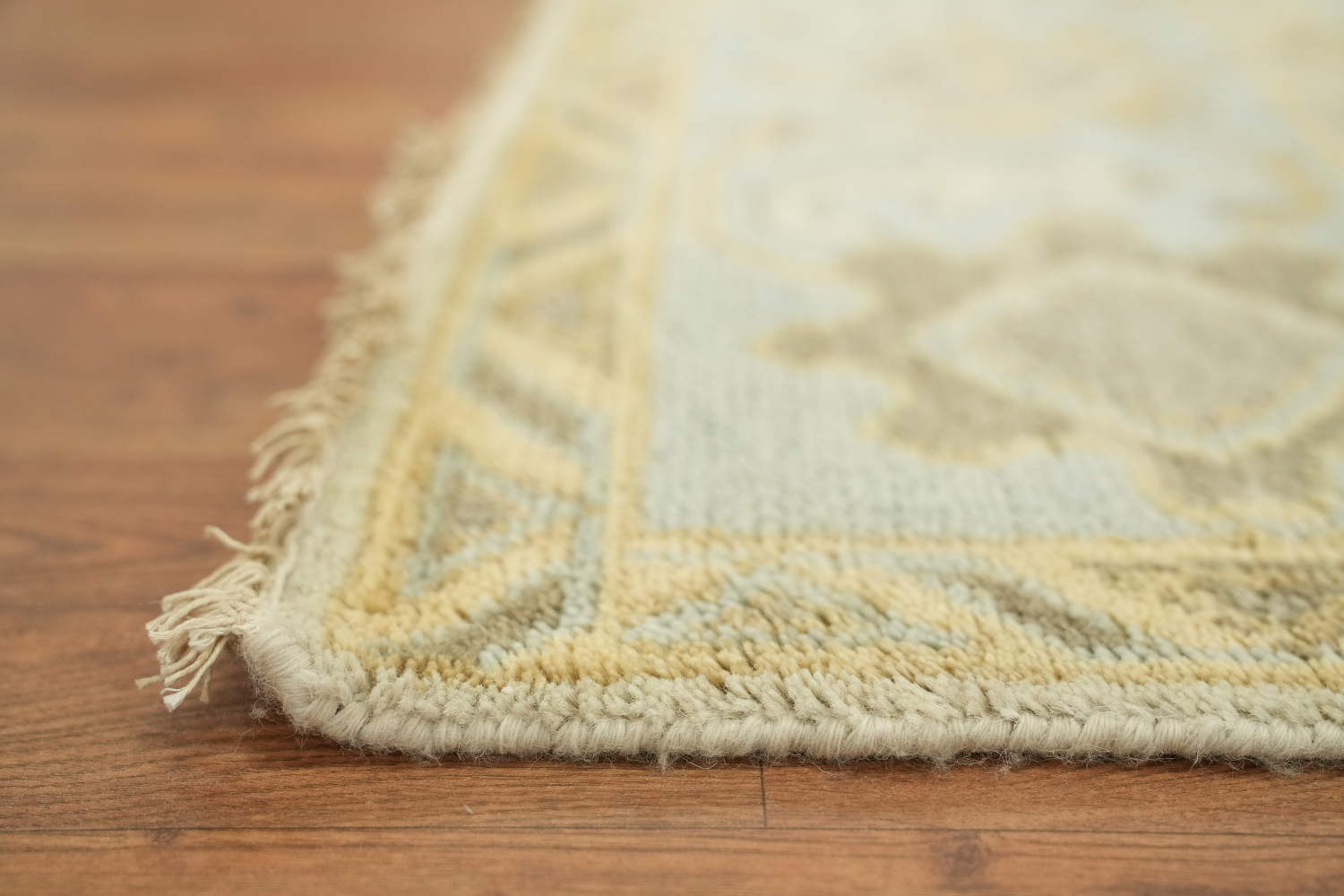 Stylish Neutral Area Rug with Traditional Motifs 9'x12'