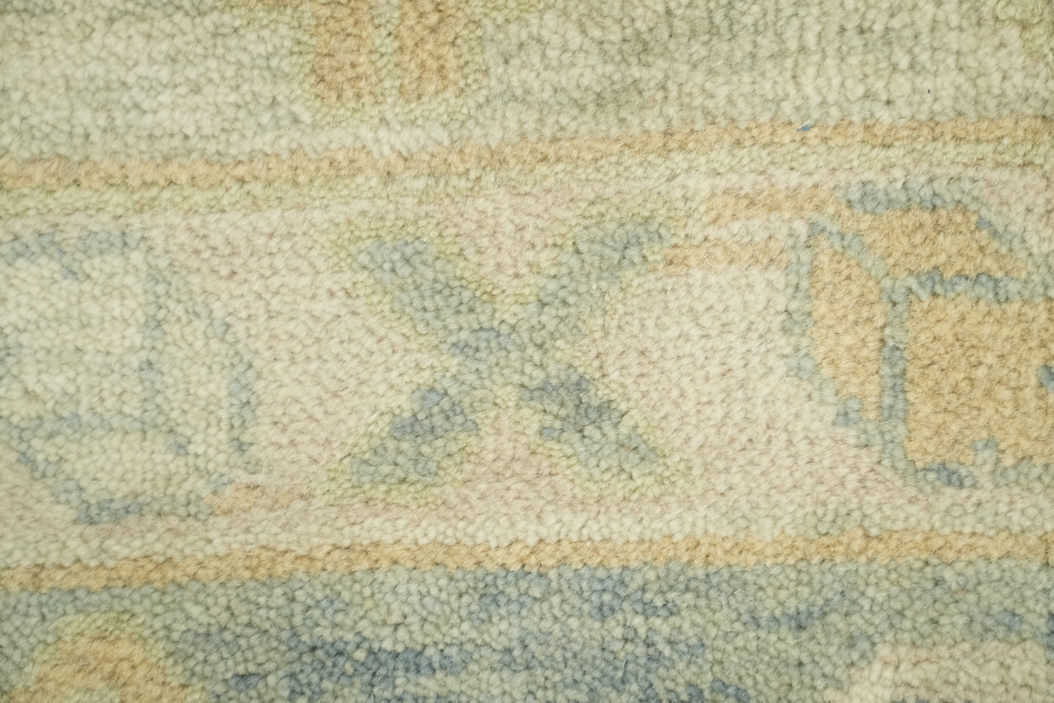 9'x12' Classic Oushak Traditional Rug with Subtle Floral Patterns in Pastel Hues