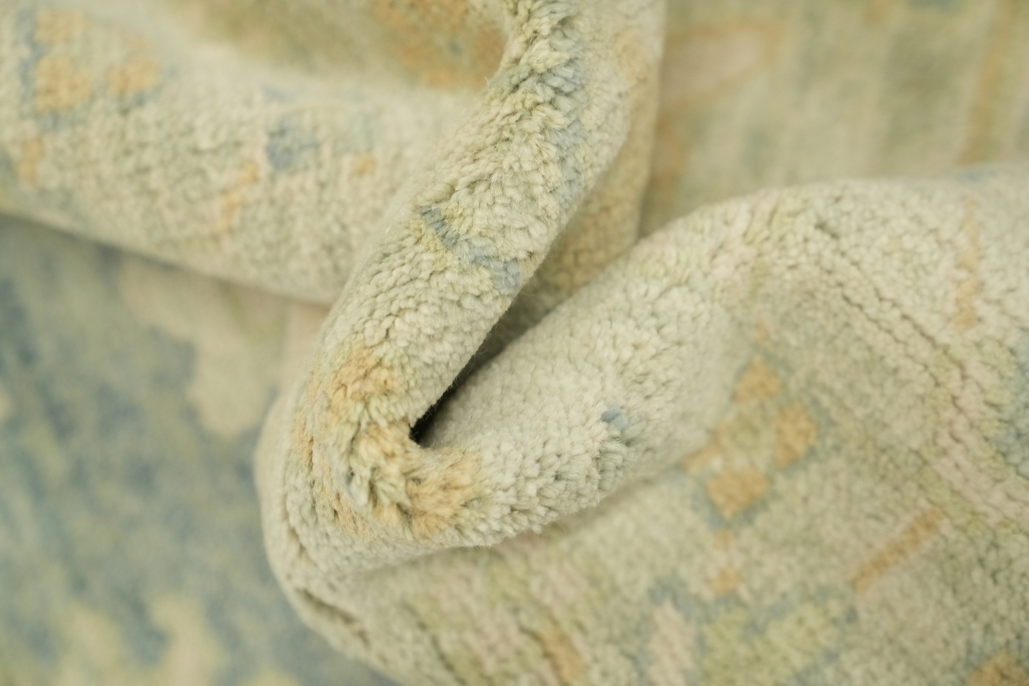 9'x12' Classic Oushak Traditional Rug with Subtle Floral Patterns in Pastel Hues
