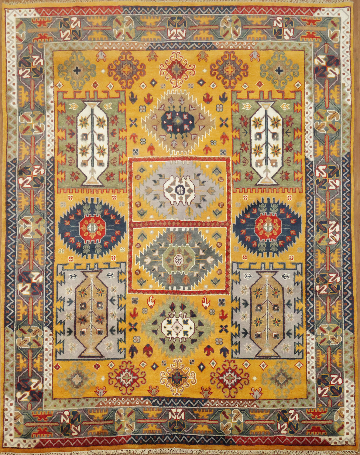 Bright and bold traditional-style Tribal Indian Area Rug 8x10 ft