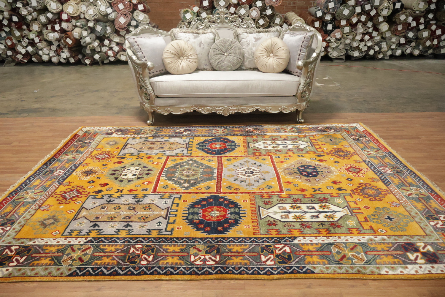 Bright and bold traditional-style Tribal Indian Area Rug 8x10 ft