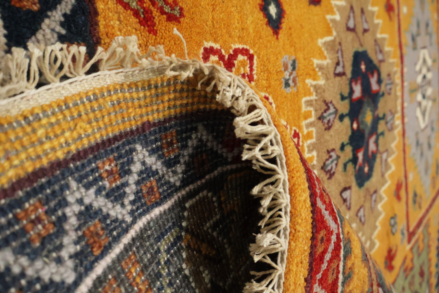 Bright and bold traditional-style Tribal Indian Area Rug 8x10 ft