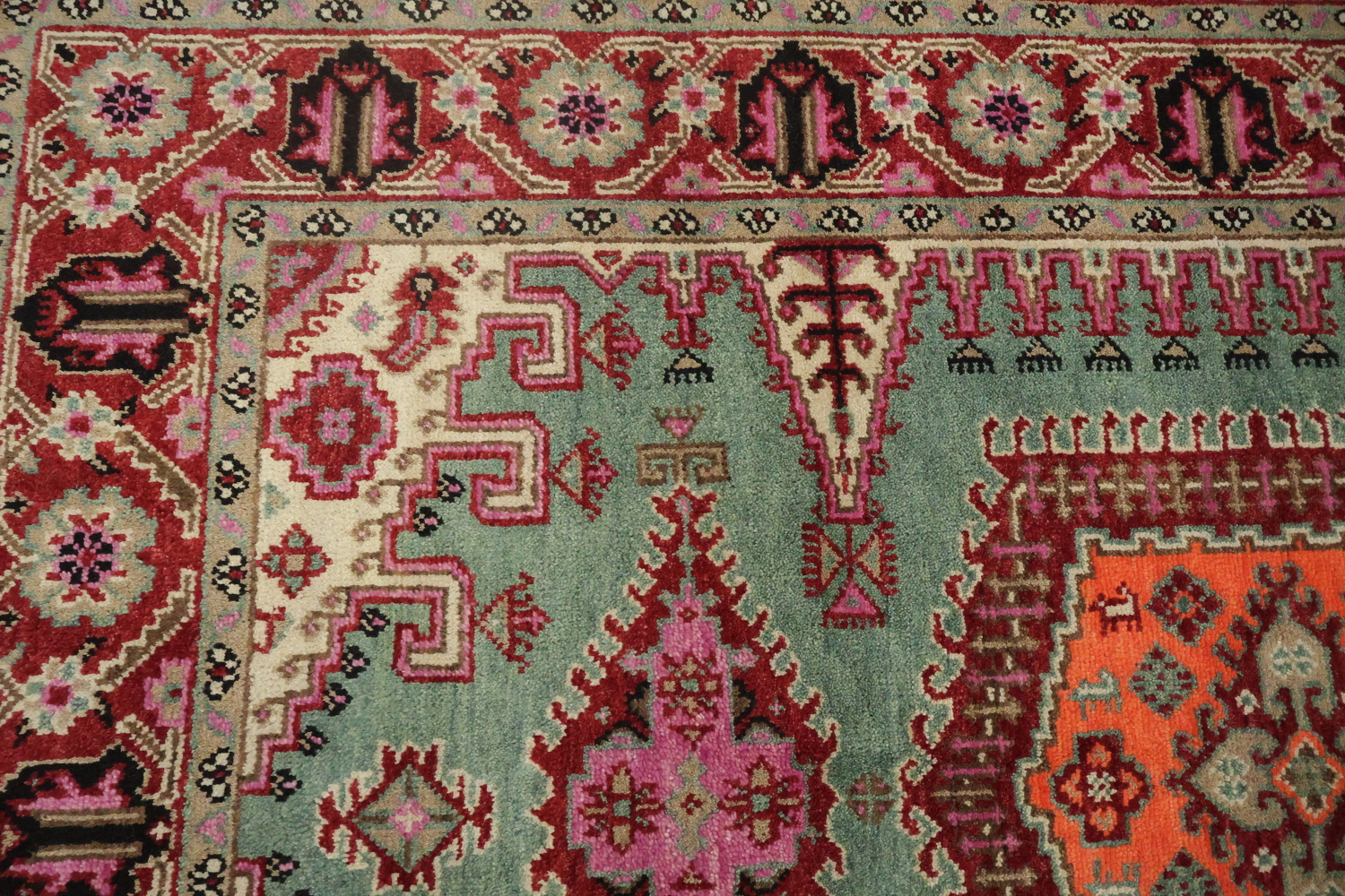 Elegant Turquoise and Coral Viss Indian Area Rug 6'x9'