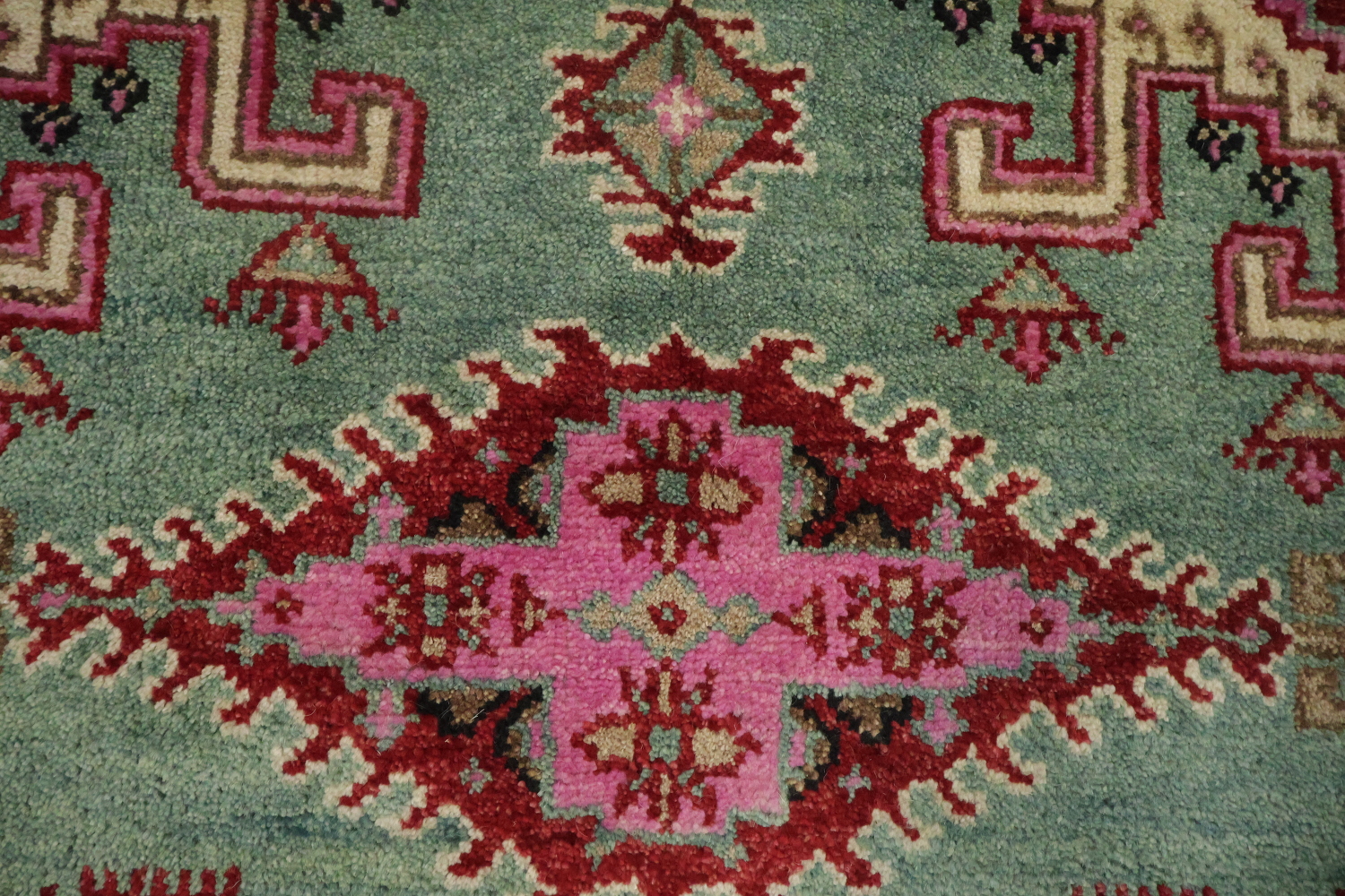Elegant Turquoise and Coral Viss Indian Area Rug 6'x9'