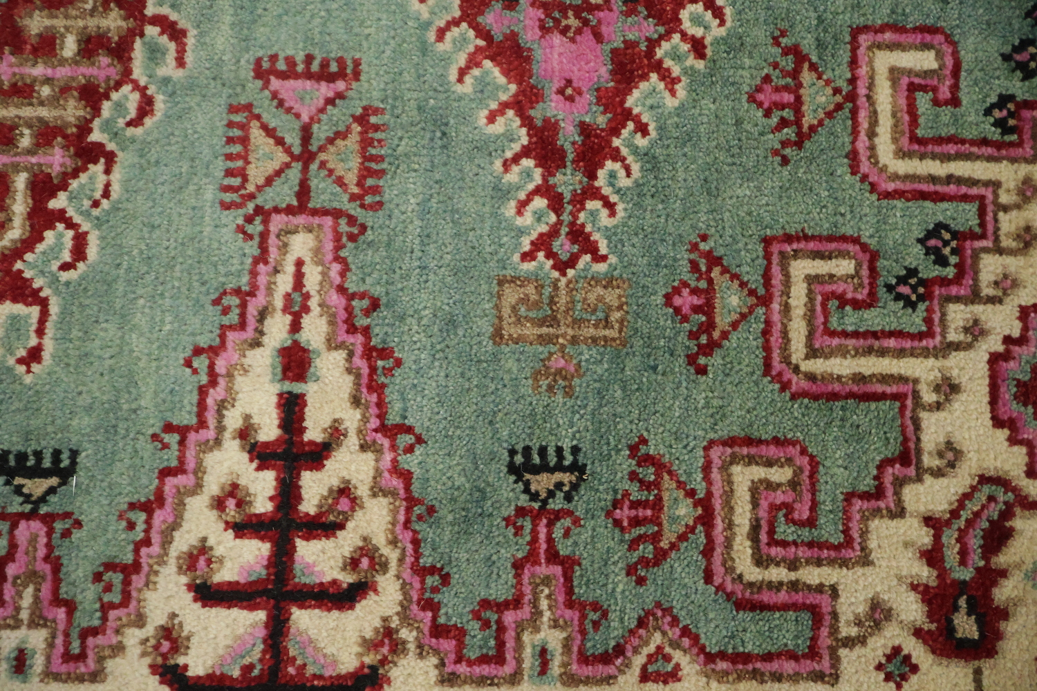 Elegant Turquoise and Coral Viss Indian Area Rug 6'x9'