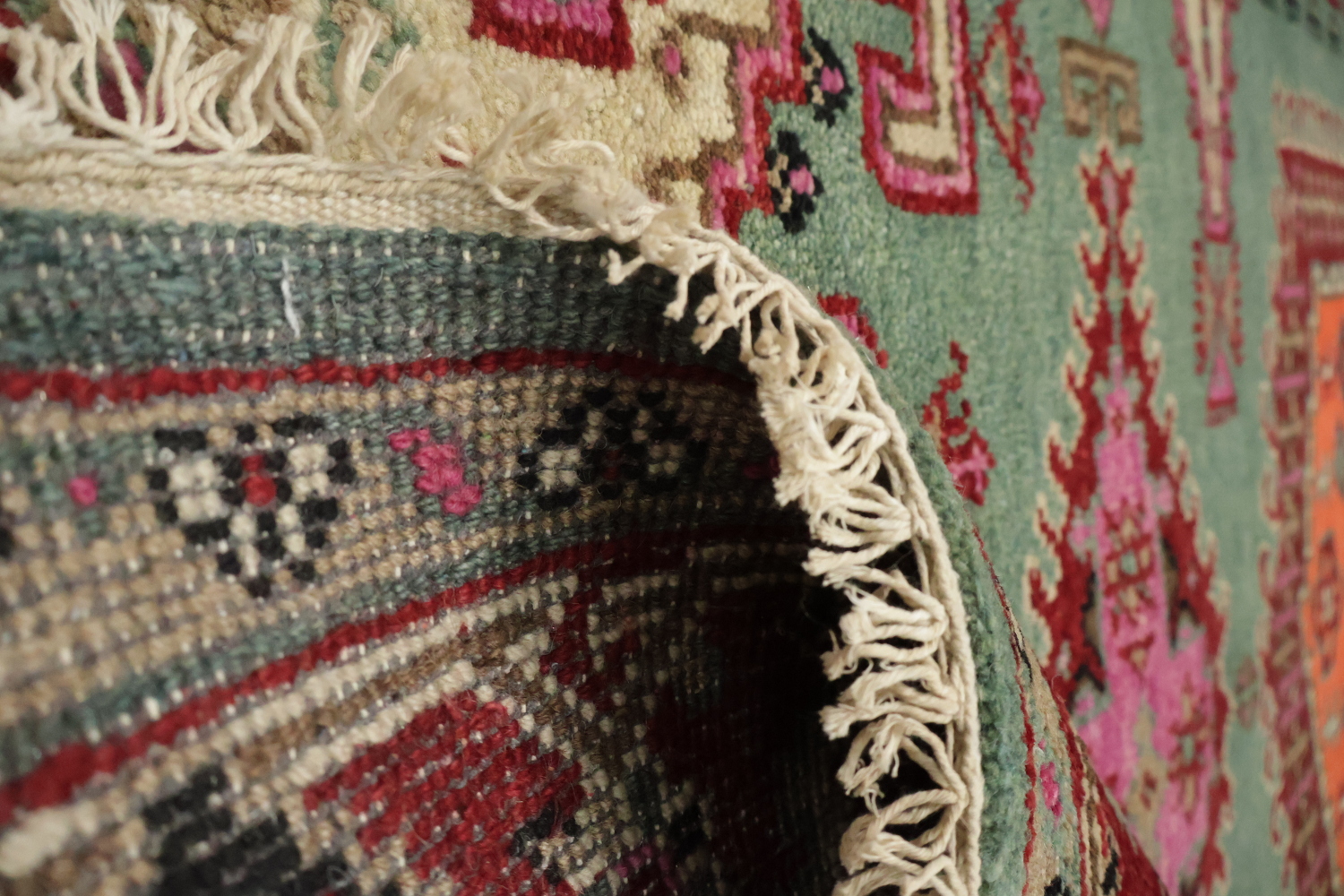 Elegant Turquoise and Coral Viss Indian Area Rug 6'x9'