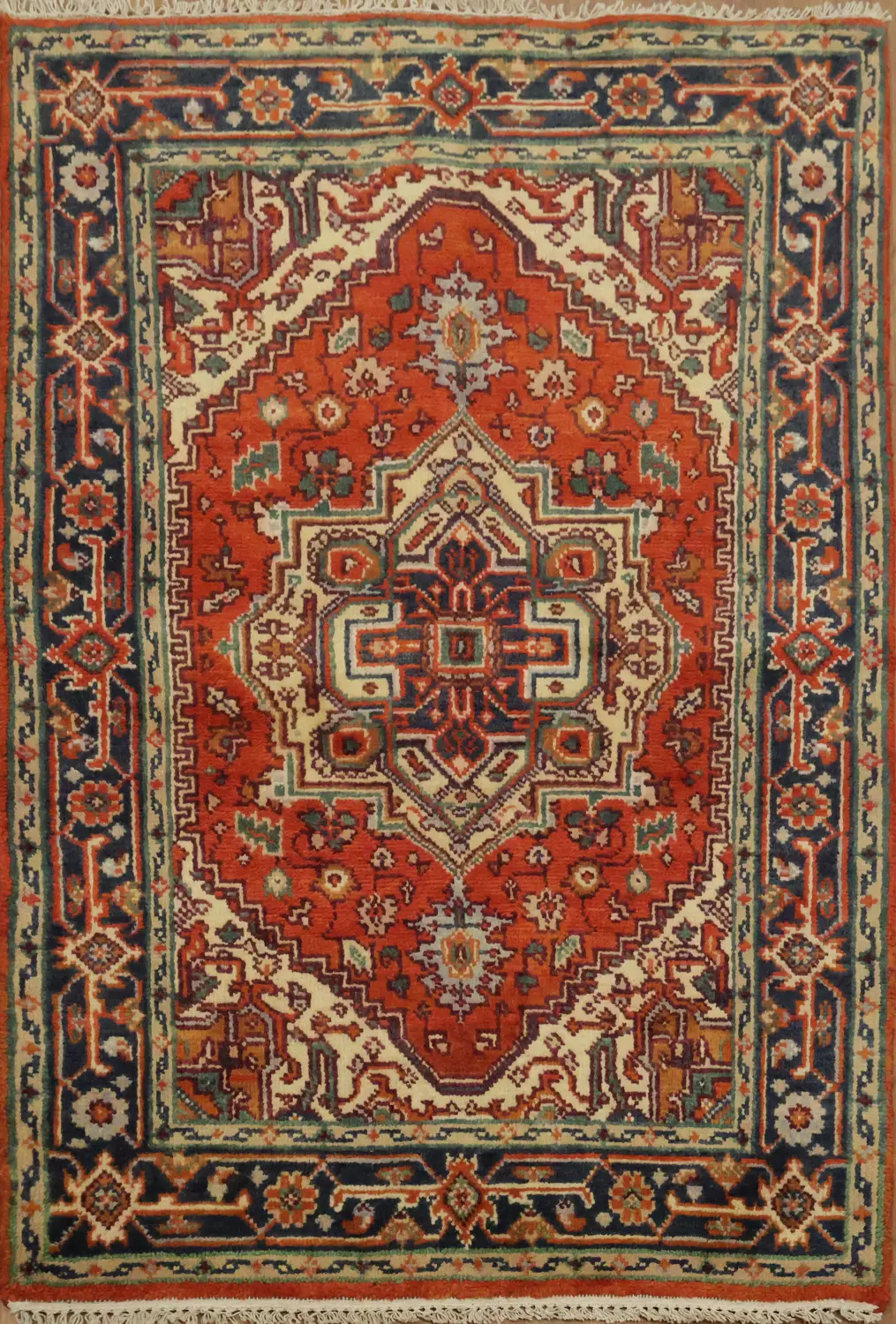 Captivating Oriental Hand-knotted Rug 4x6
