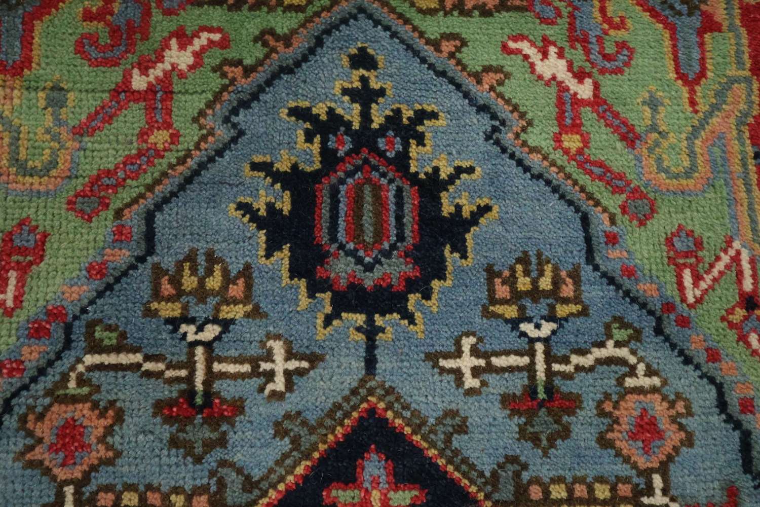 Traditional Light Blue and Pink Hand-Knotted Wool Rug 6'x9'