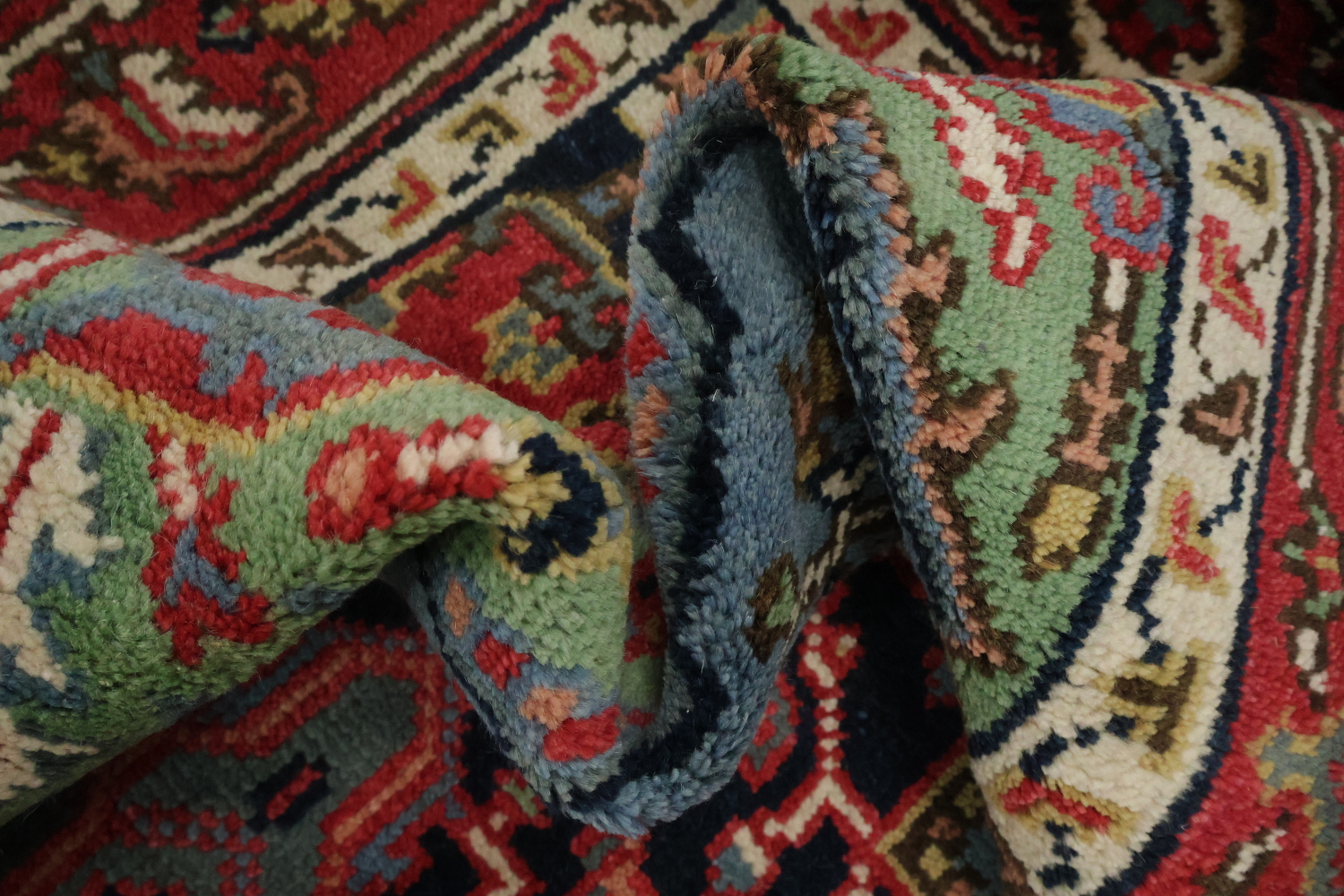 Traditional Light Blue and Pink Hand-Knotted Wool Rug 6'x9'