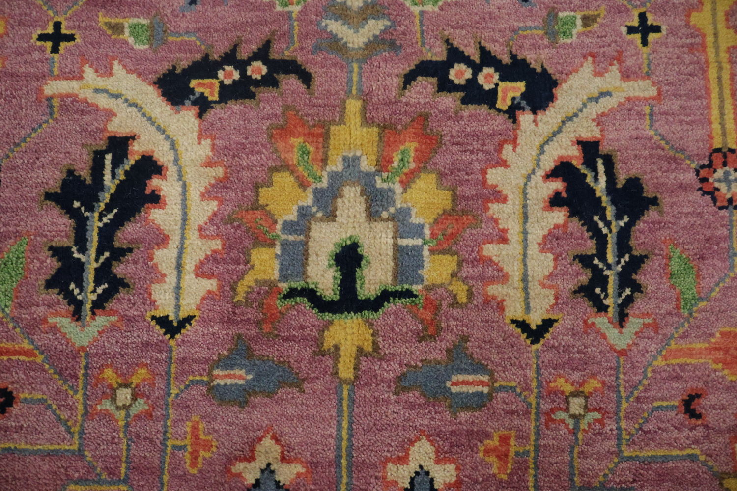 6'x9' Purple Vintage-Inspired Floral Rug for Elegant Spaces