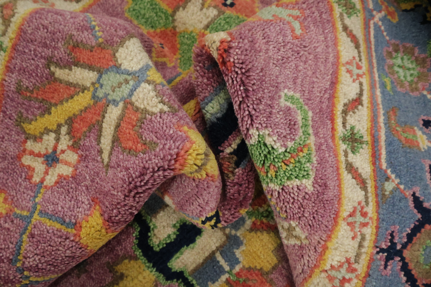 6'x9' Purple Vintage-Inspired Floral Rug for Elegant Spaces