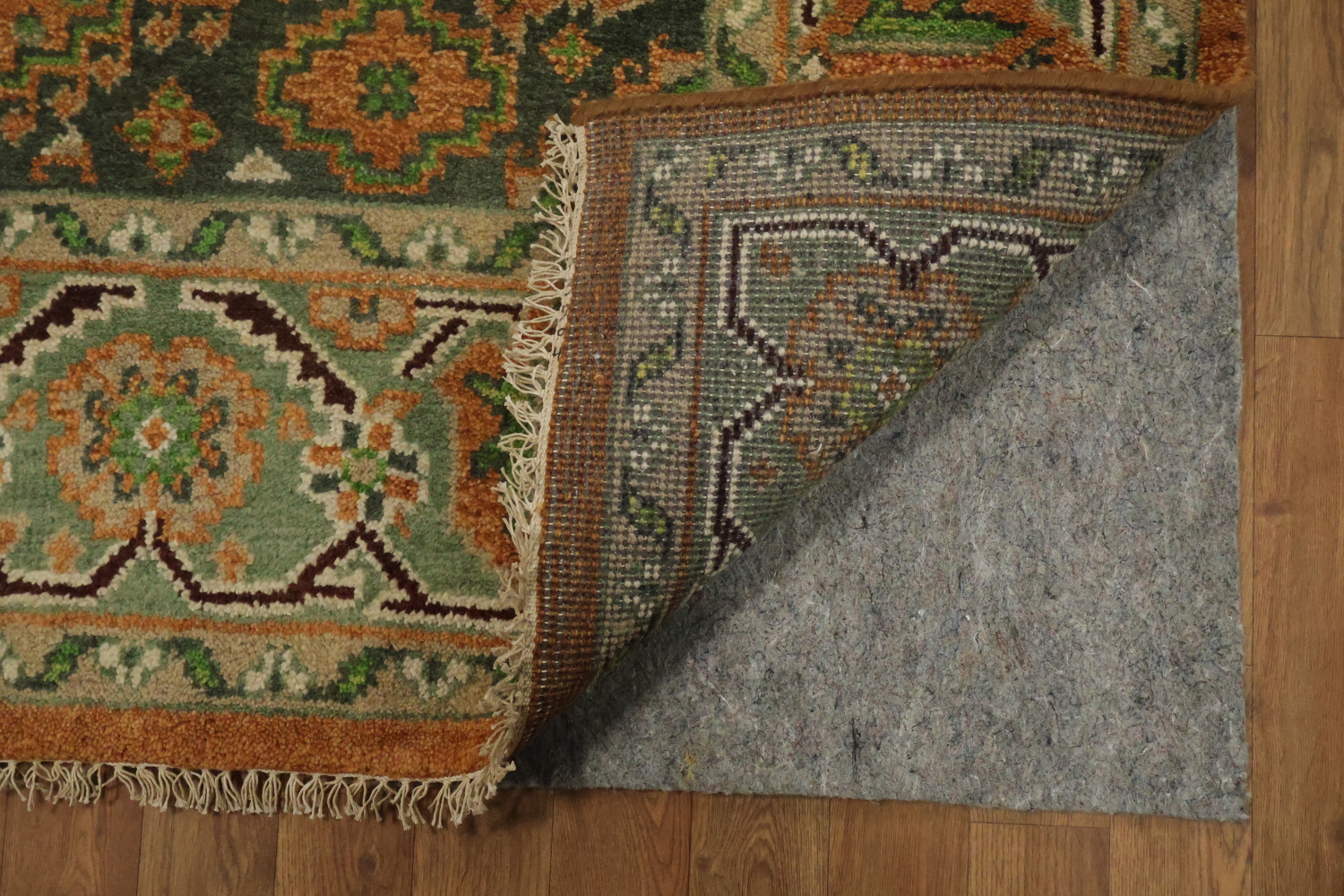 Elegant Orange and Green Viss Rug with Intricate Pattern Design 6'x9'