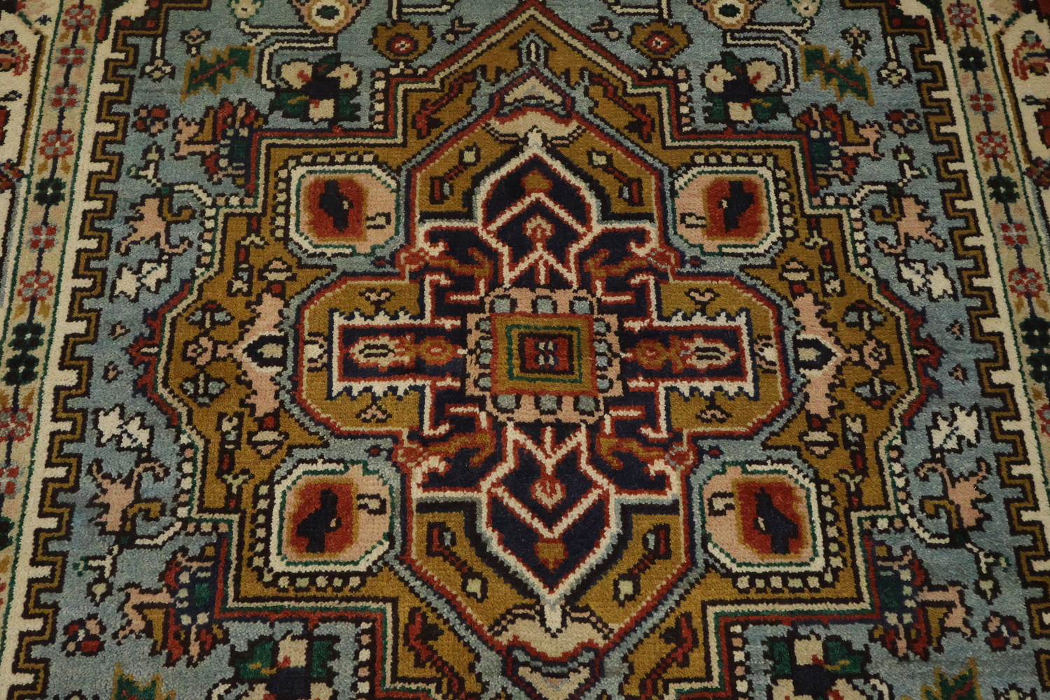 Luxurious Traditional Persian Style Rug Hand-Knotted Wool 6'x9'