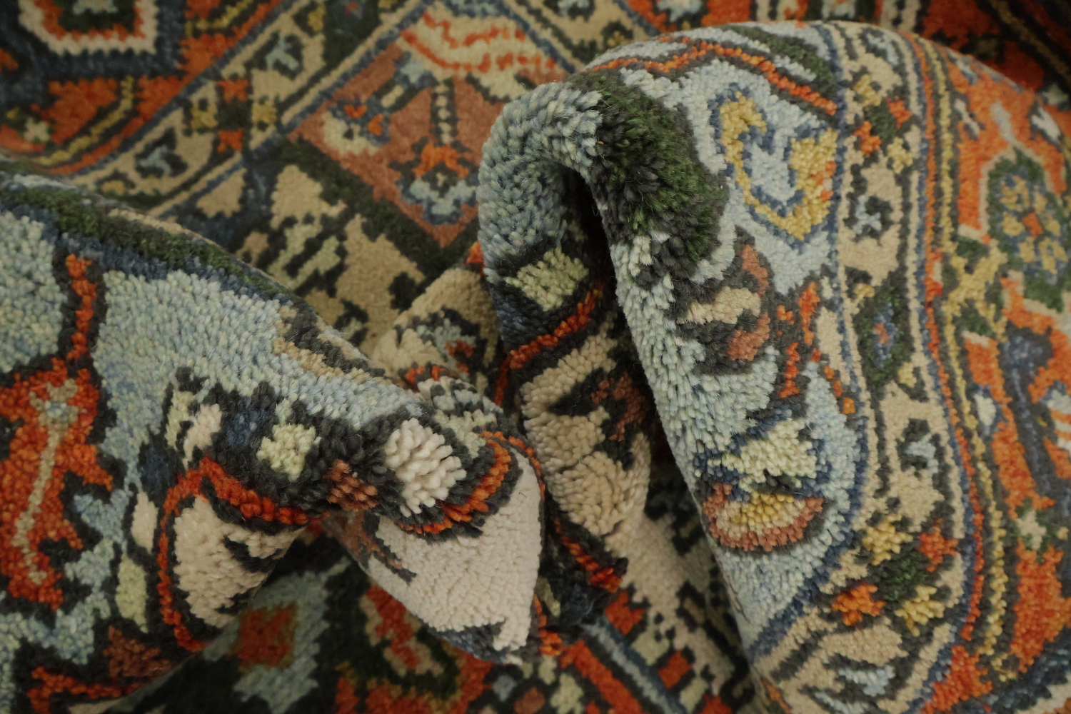Exquisite Traditional Orange and Blue Heriz Serapi Area Rug 6'x9'