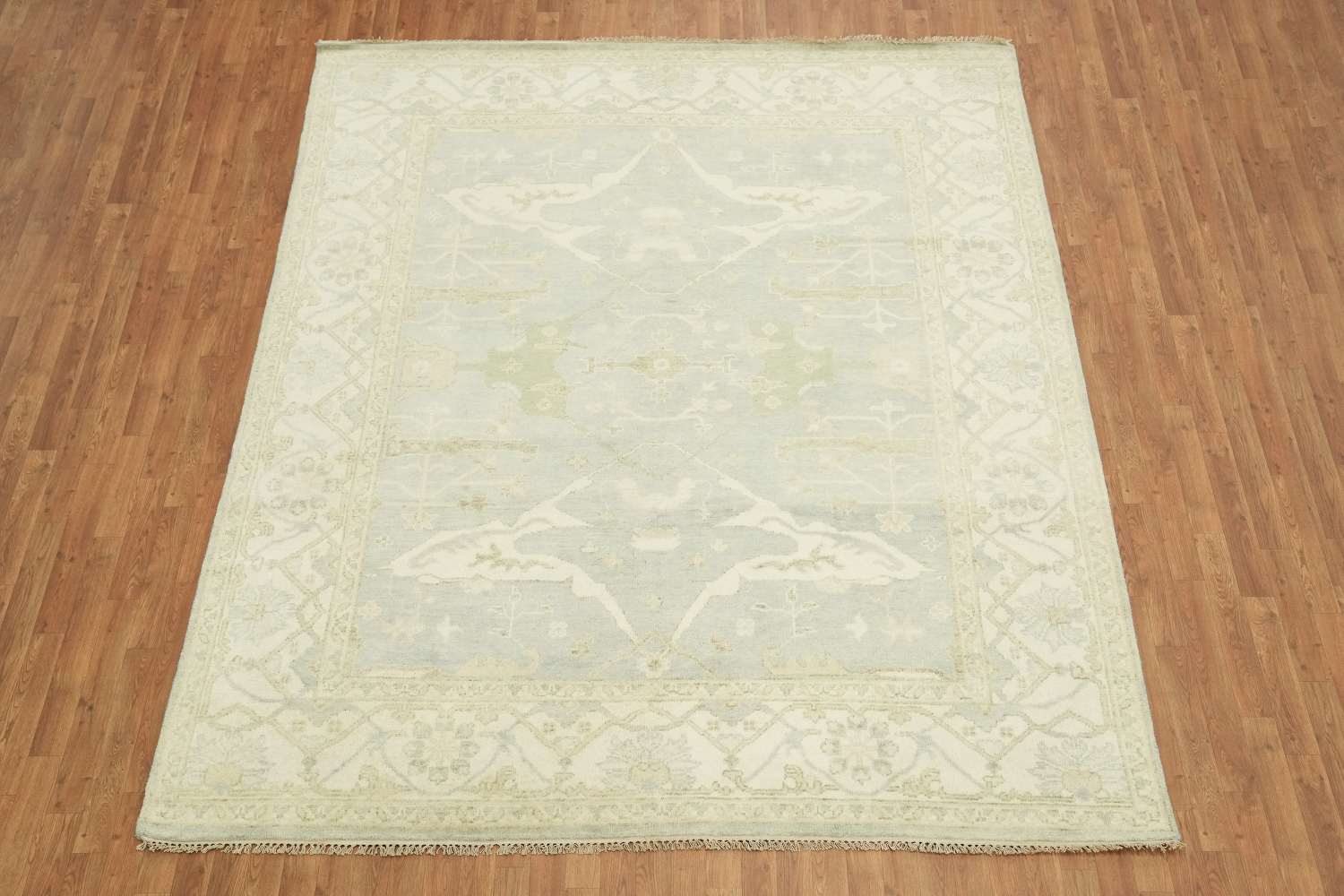Elegant Cream and Blue Rug with Intricate Floral Pattern 8'x10'
