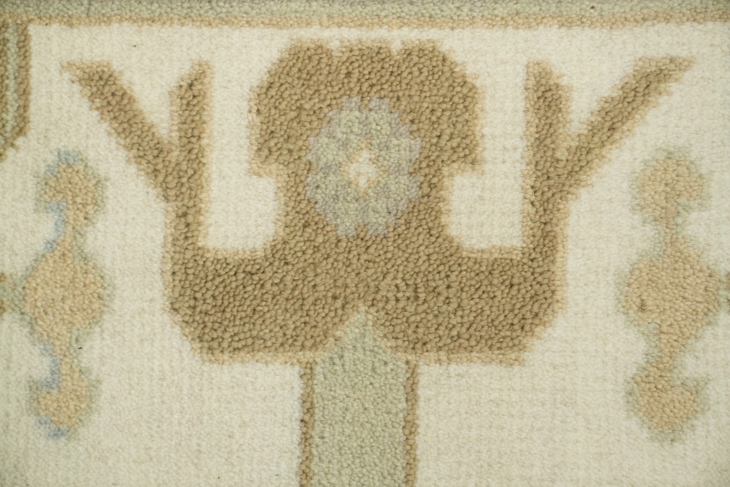 Elegant Beige and Blue Rug with Classic Oriental Design 8'x10'
