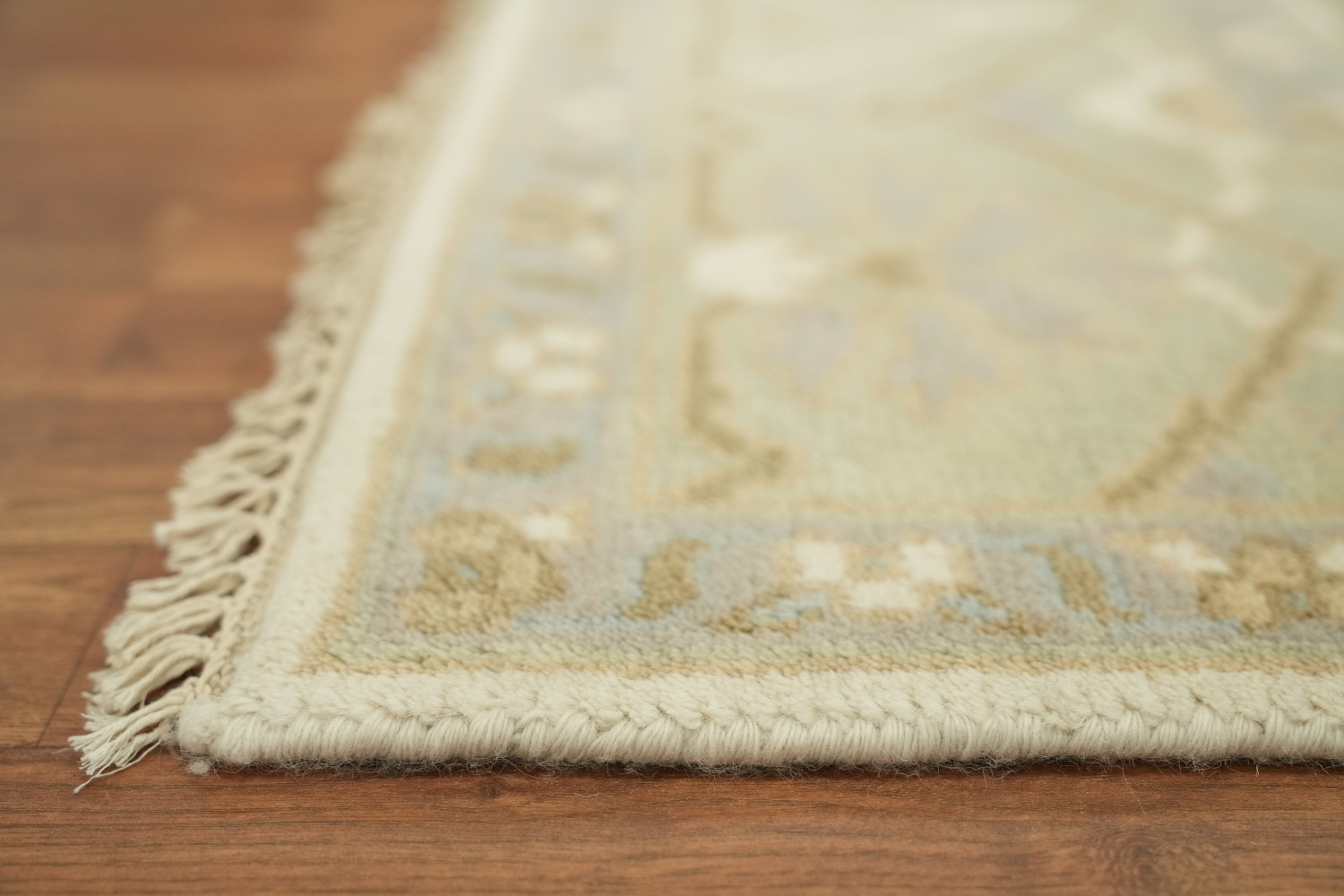 Elegant Beige and Blue Rug with Classic Oriental Design 8'x10'