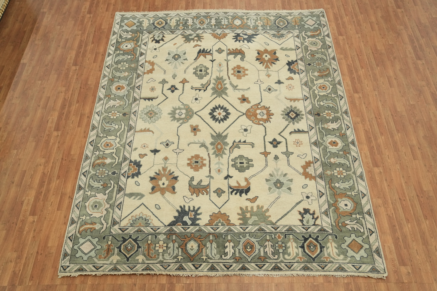 Traditional Ivory and Green Oushak Hand Made Area Rug 9x12