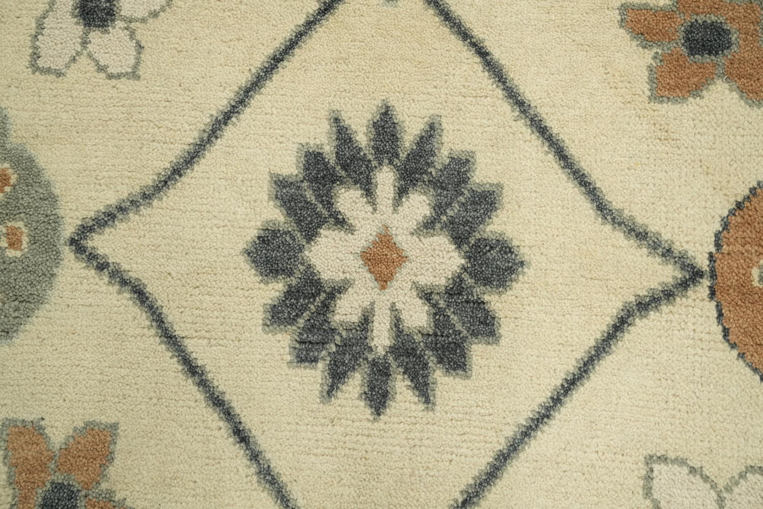 Traditional Ivory and Green Oushak Hand Made Area Rug 9x12