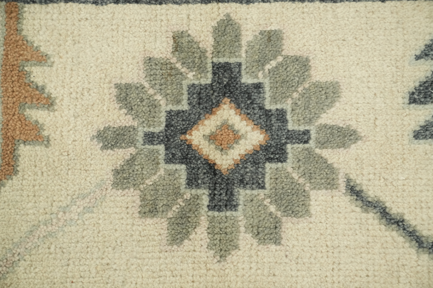 Traditional Ivory and Green Oushak Hand Made Area Rug 9x12