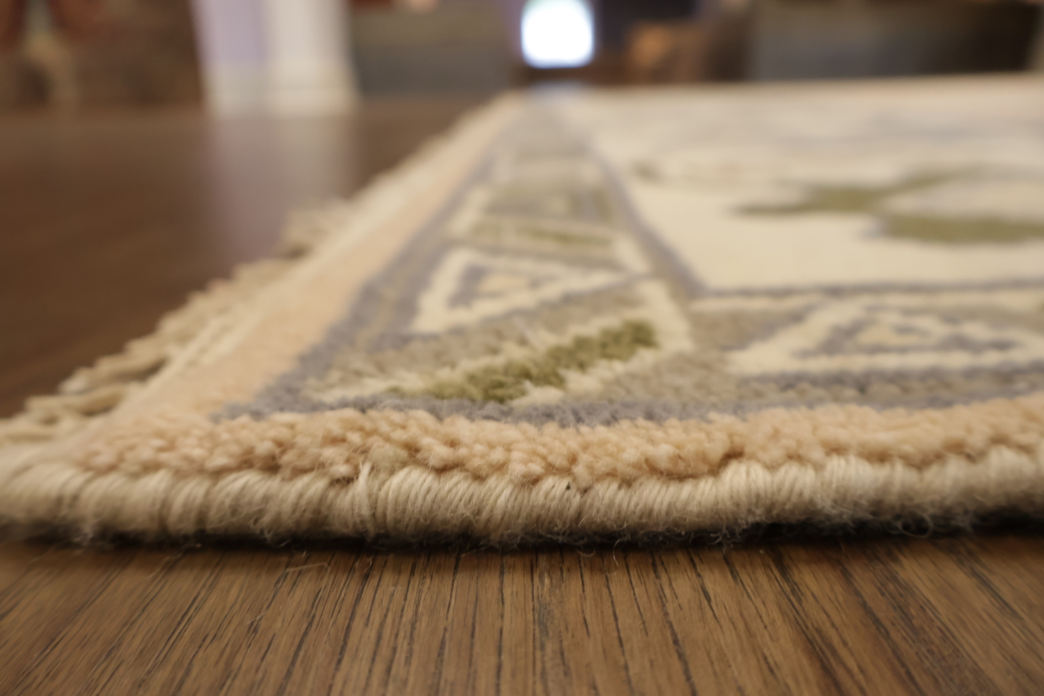 Traditional Area Rug in Subtle Tones and Delicate Motifs 9'x12'