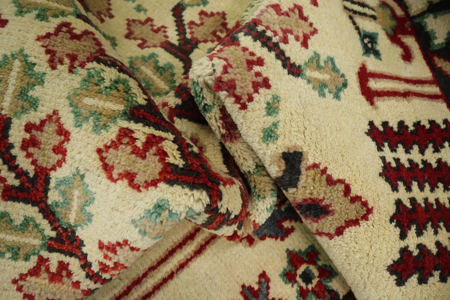 Intricate Tree Designs on a Rustic Decorative Rug 8'x10'