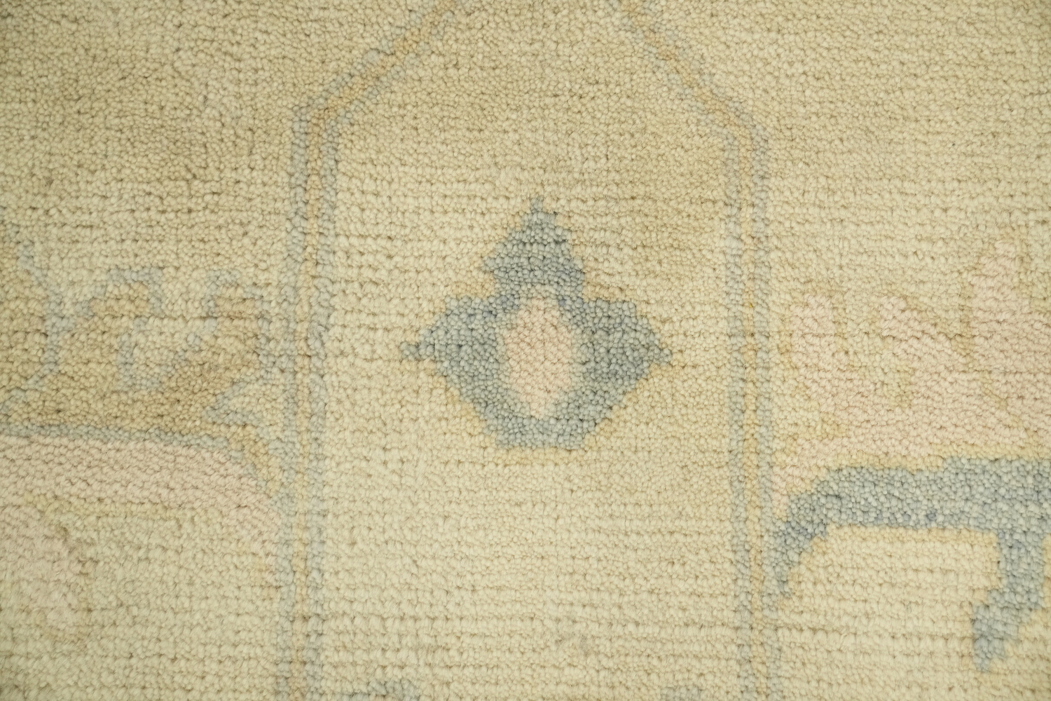 9'x12' Neutral Tone Muted Oushak Living Room Rug with Classic Distressed Pattern
