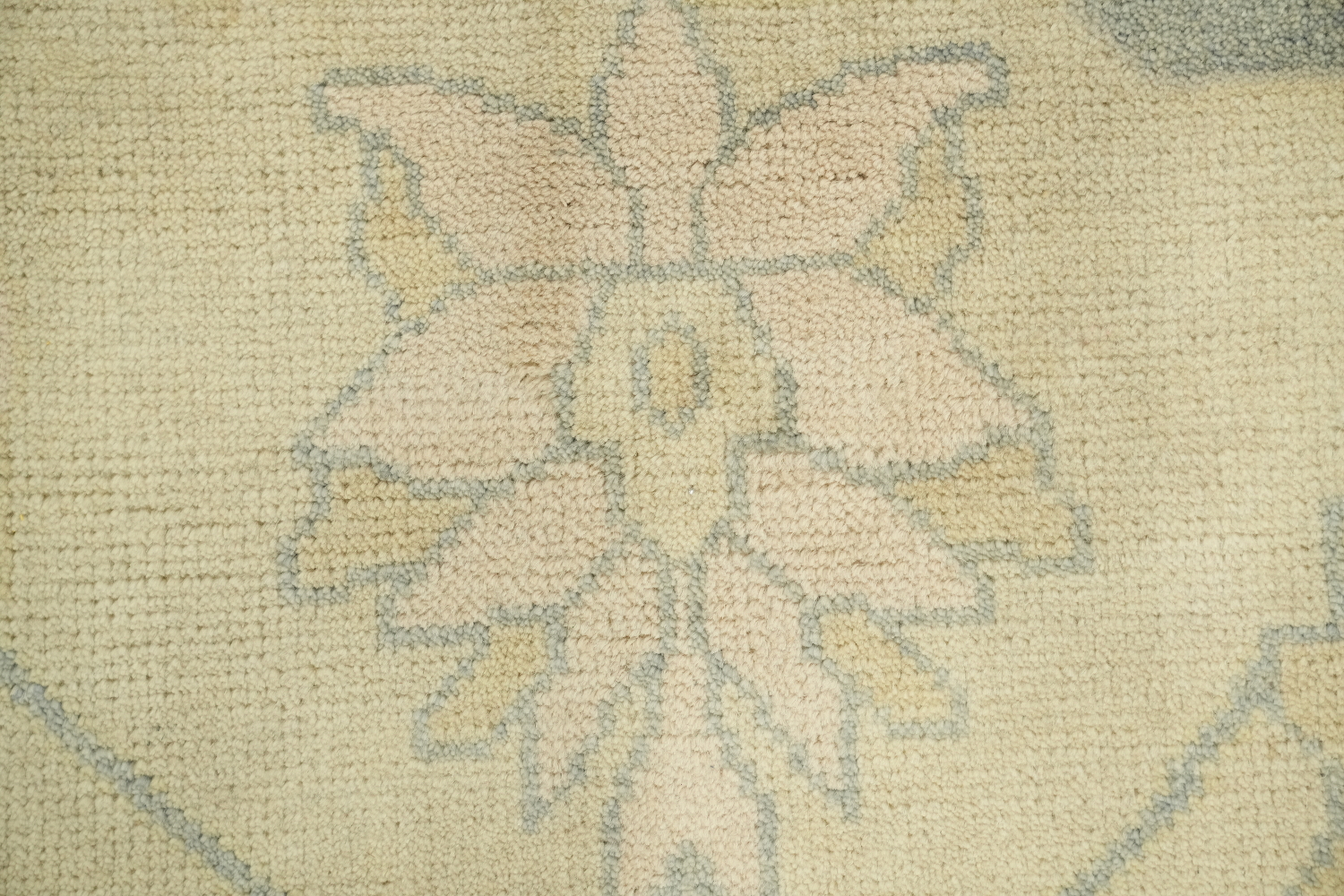 9'x12' Neutral Tone Muted Oushak Living Room Rug with Classic Distressed Pattern