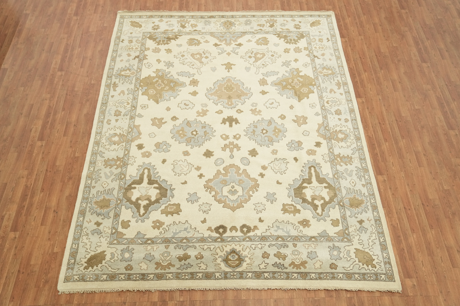 Classic Ivory and Green Oushak Traditional Area Rug 9'x12'