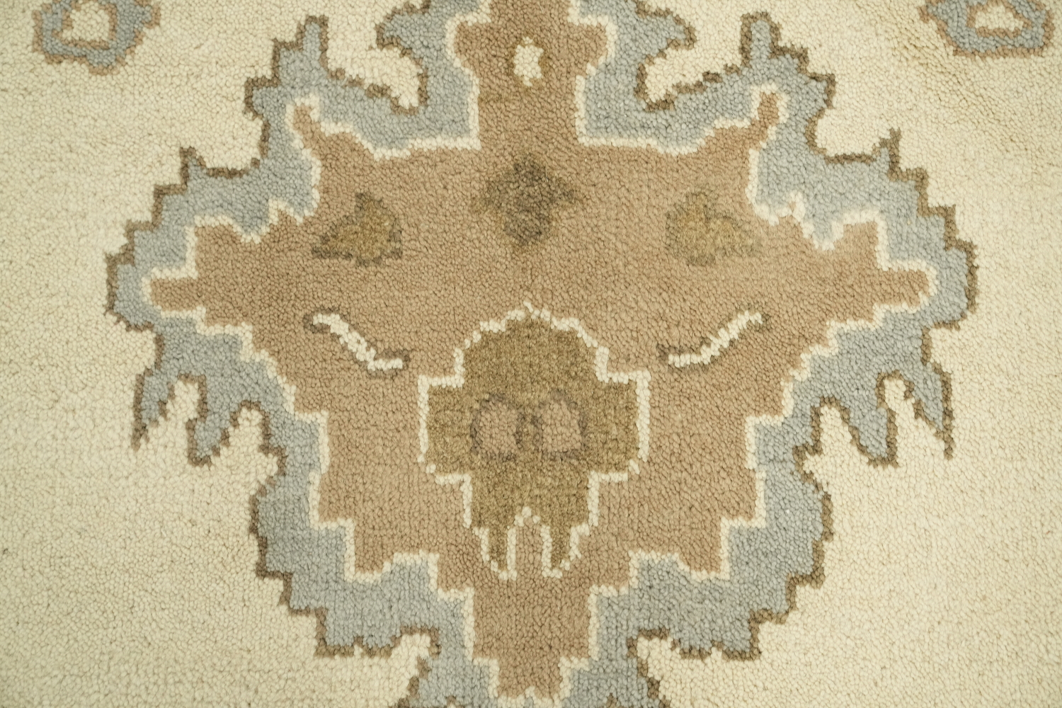 Classic Ivory and Green Oushak Traditional Area Rug 9'x12'
