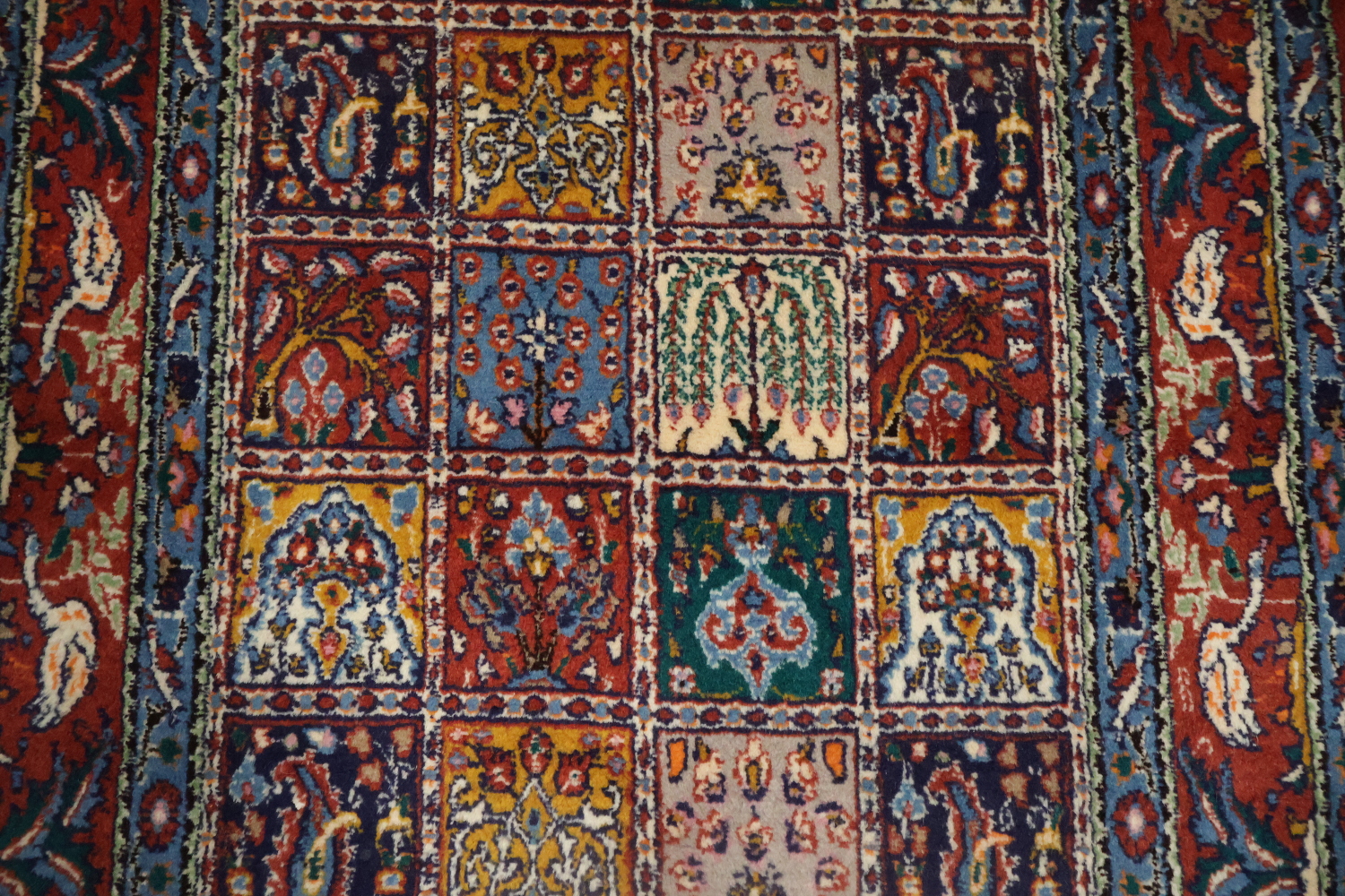 Antique Top Quality Wool Bakhtiari Persian Rug 3x5