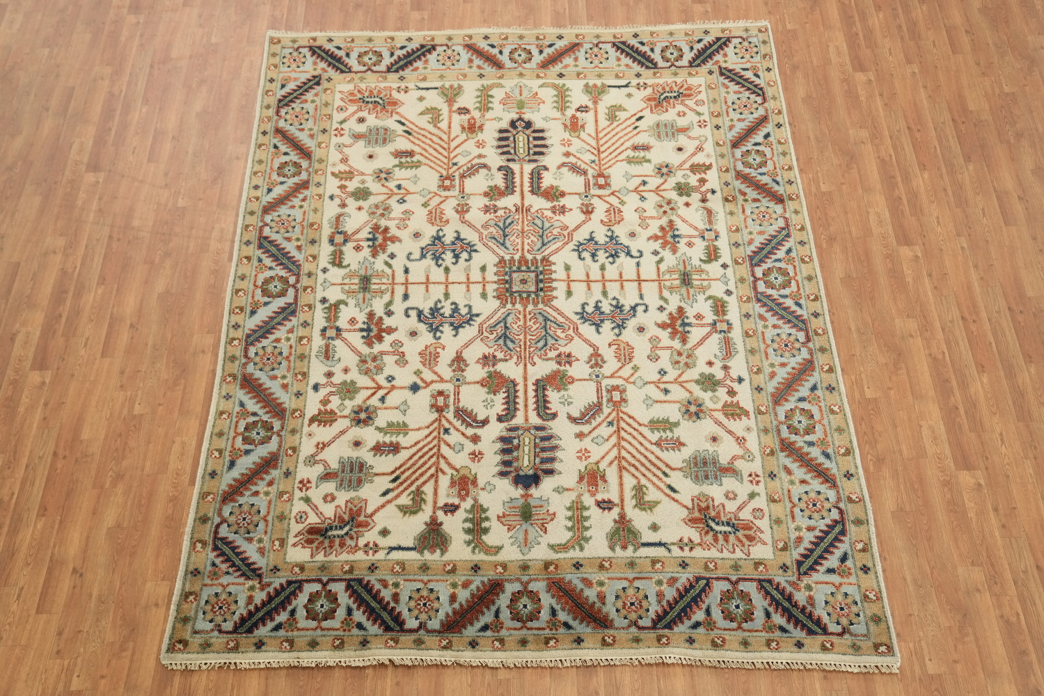 8'x10' Vintage-Inspired Rug with Earthy Tones and Classic Patterns