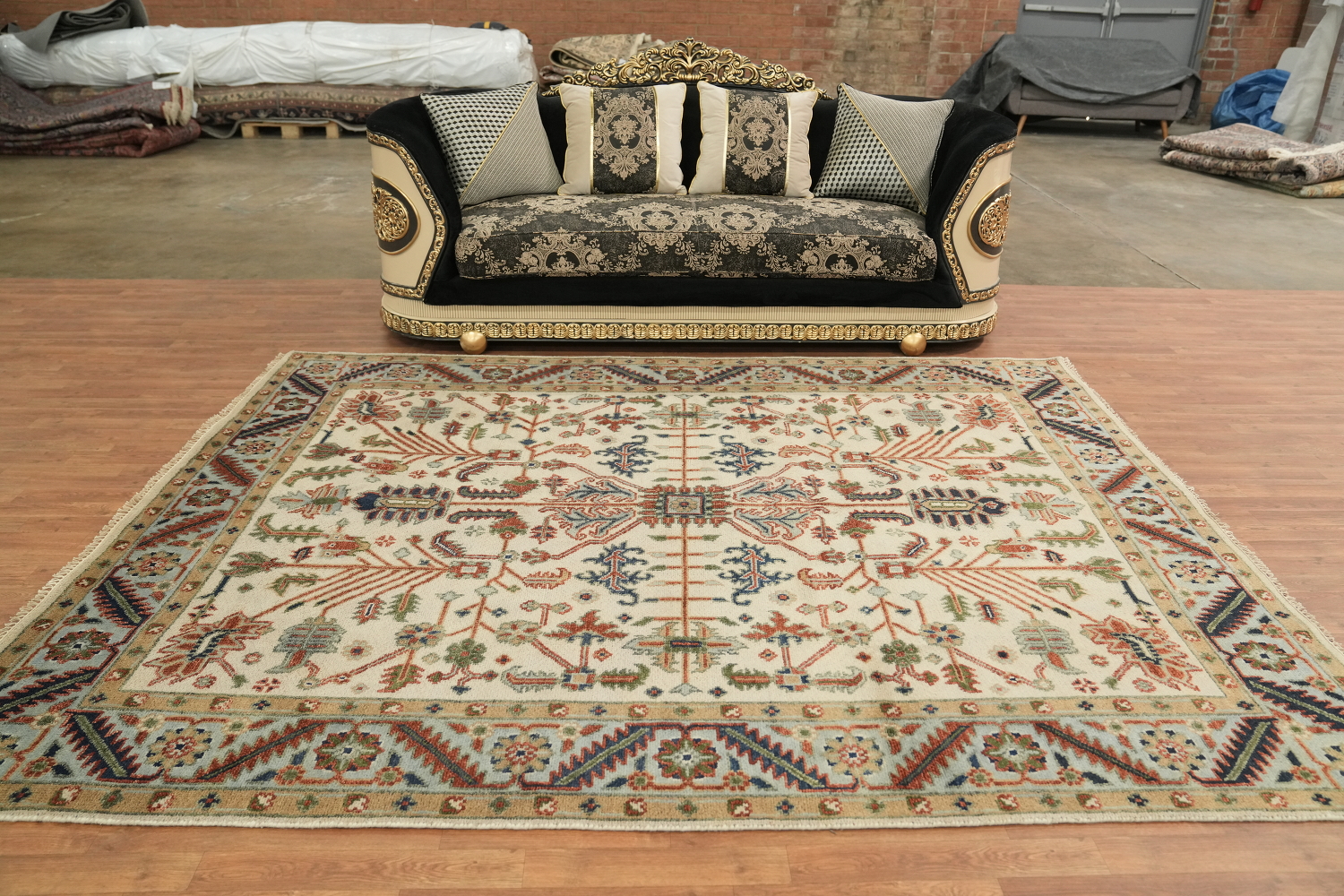 8'x10' Vintage-Inspired Rug with Earthy Tones and Classic Patterns