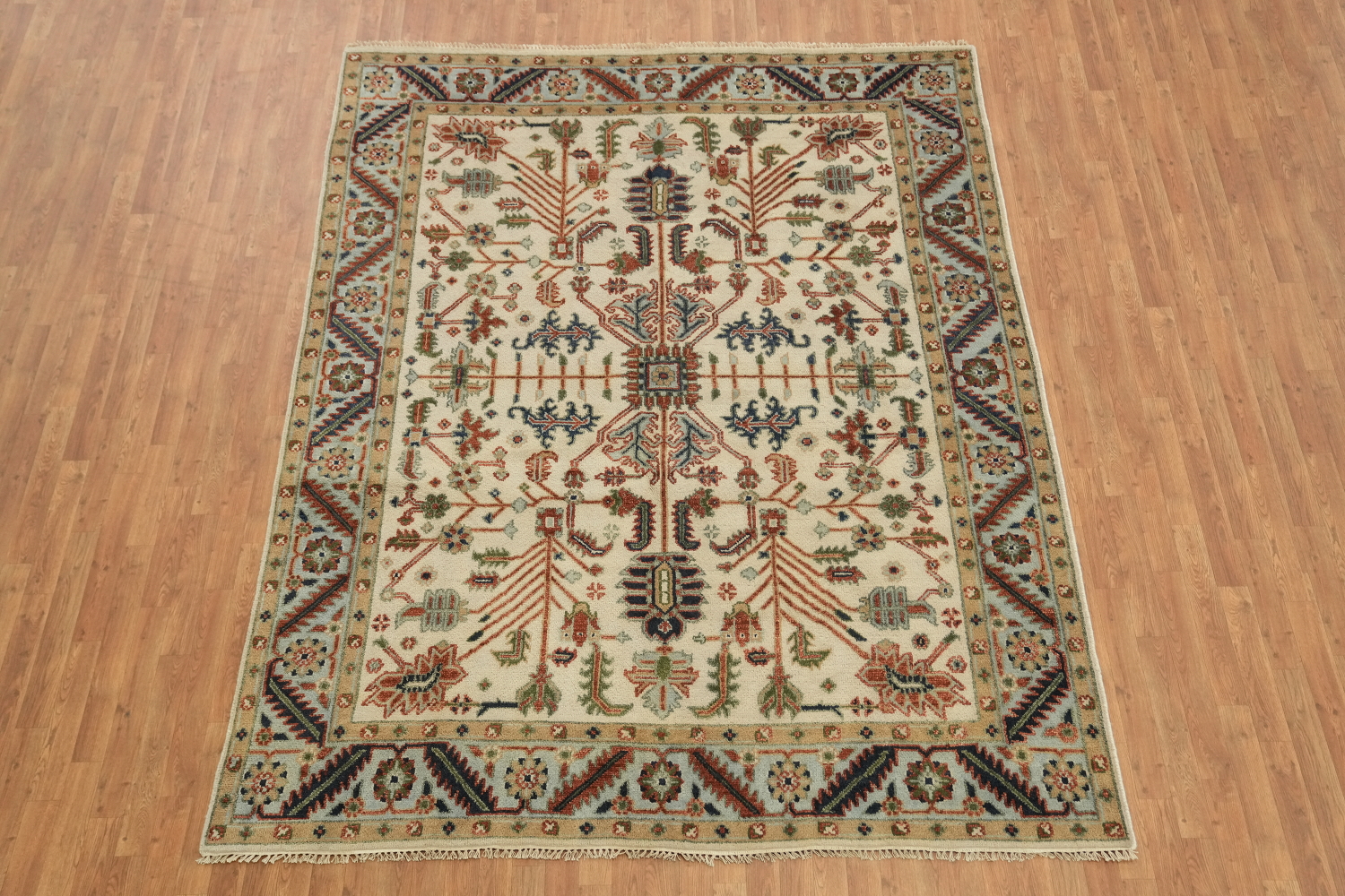 8'x10' Vintage-Inspired Rug with Earthy Tones and Classic Patterns