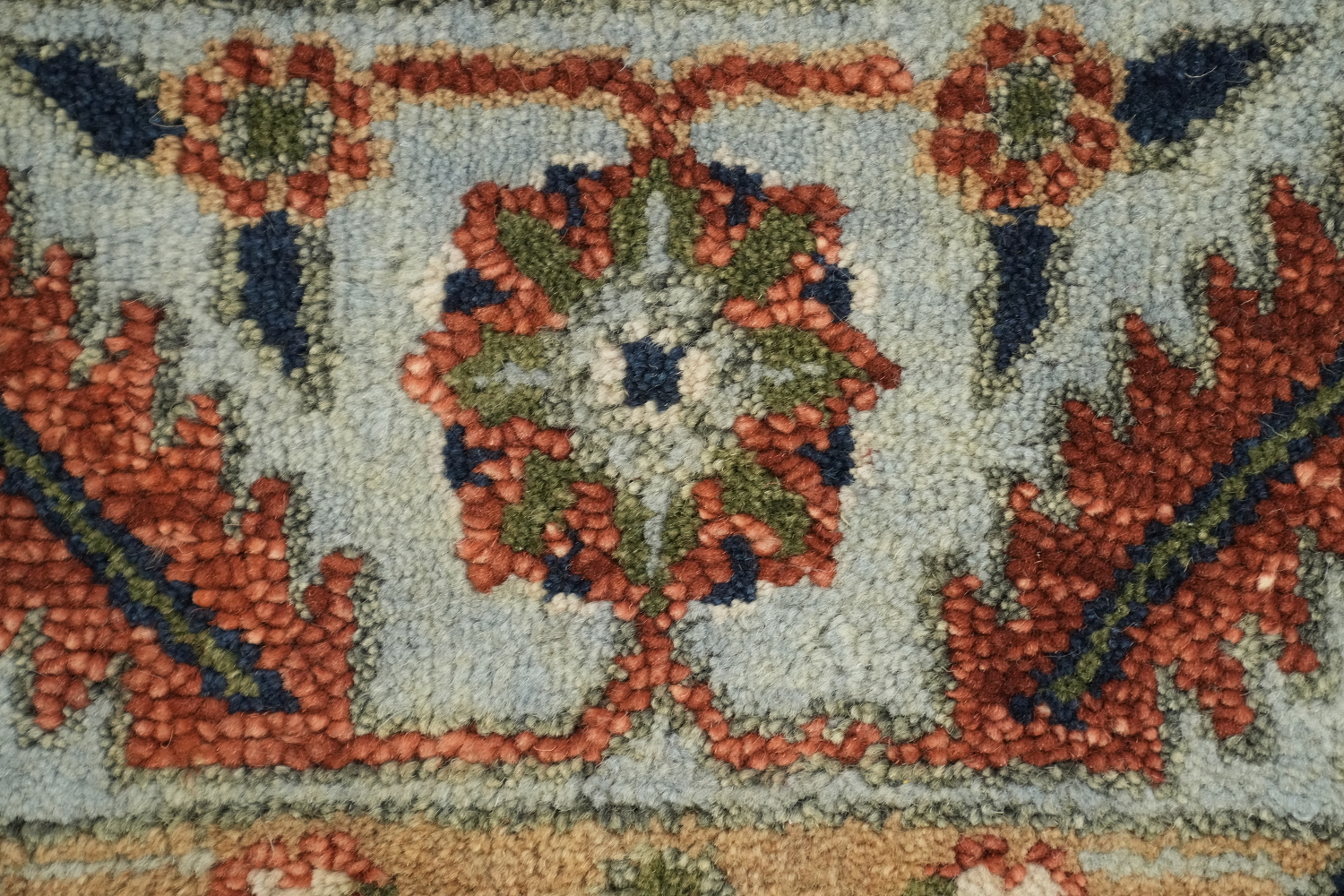 8'x10' Vintage-Inspired Rug with Earthy Tones and Classic Patterns
