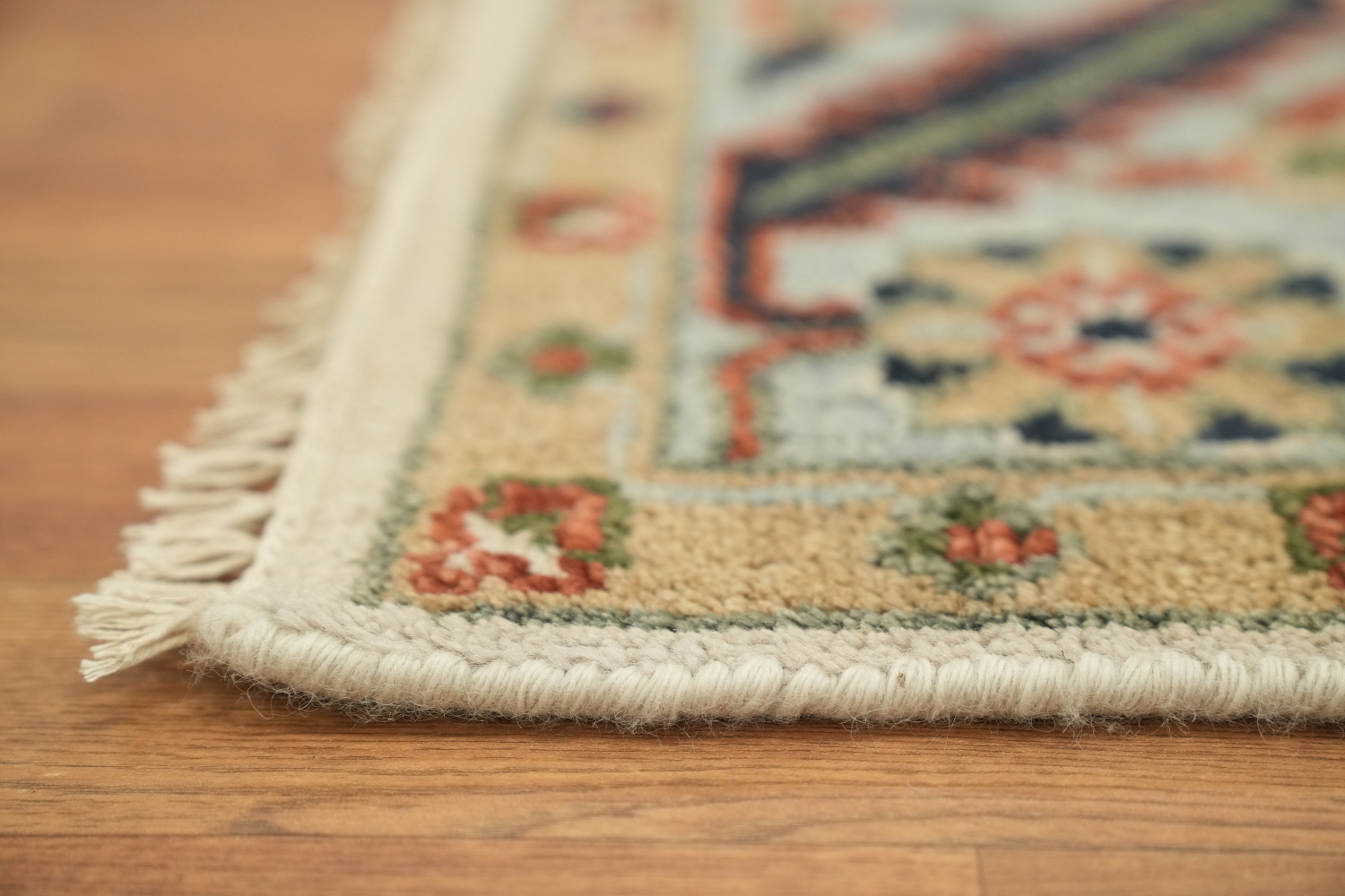 8'x10' Vintage-Inspired Rug with Earthy Tones and Classic Patterns
