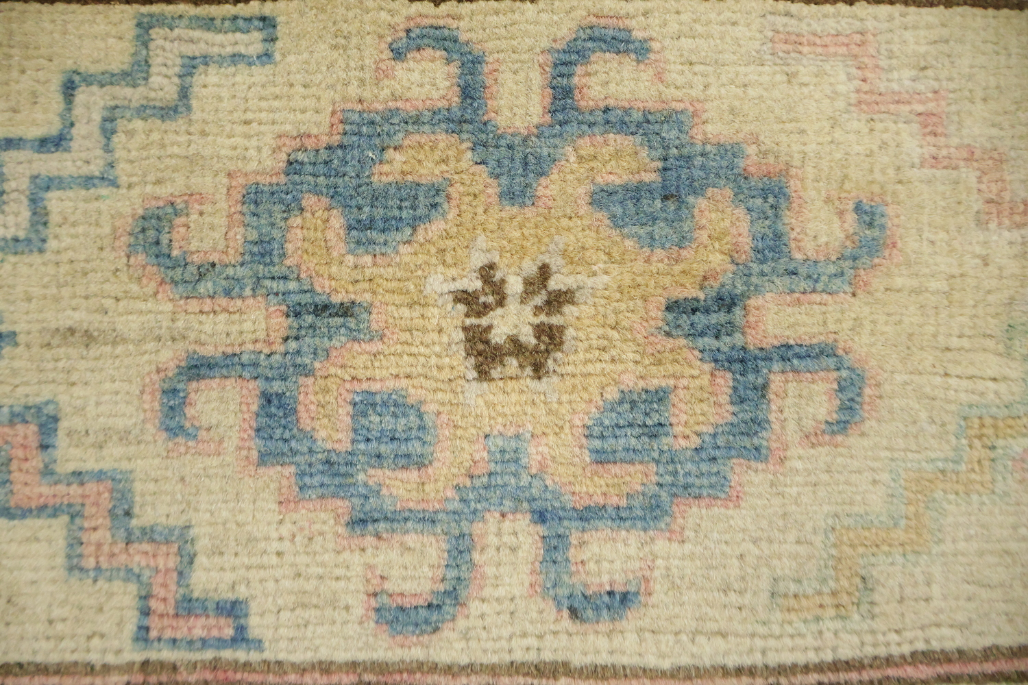 Classic Grey and Blue Kazak Pakistani Wool Rug 7'x10'