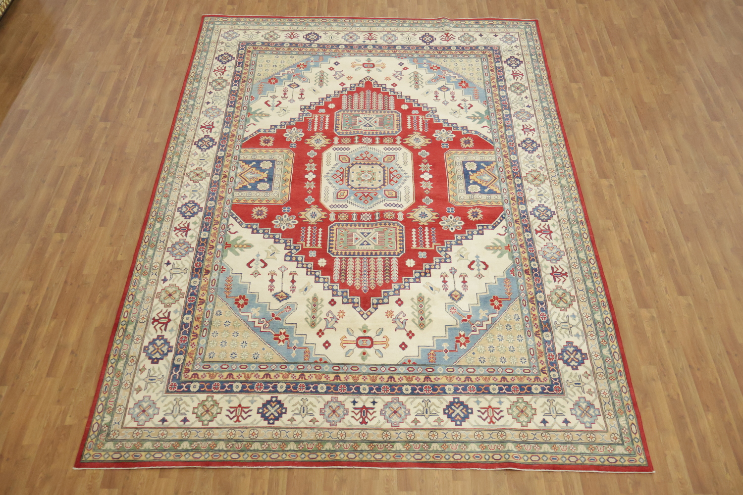 Traditional Red and Blue Rug Ideal for Classic Home Decor 9x12