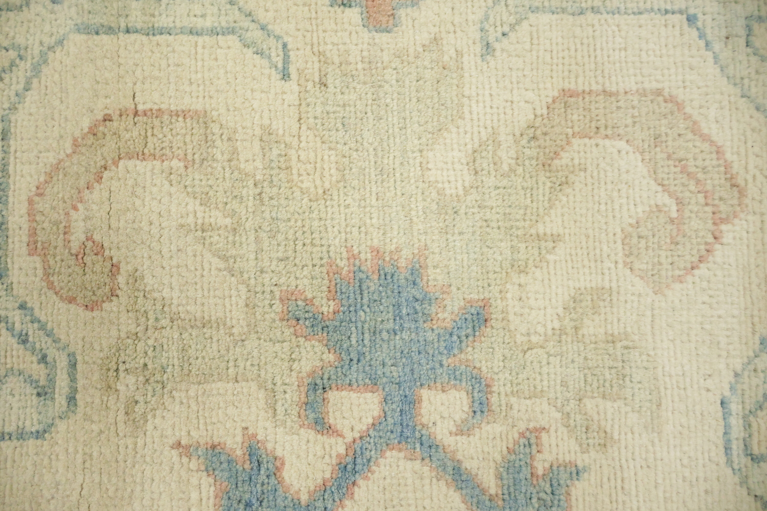 Elegant Traditional Design Ivory and Coral Handmade Rug 11' 5'' x 8' 6''